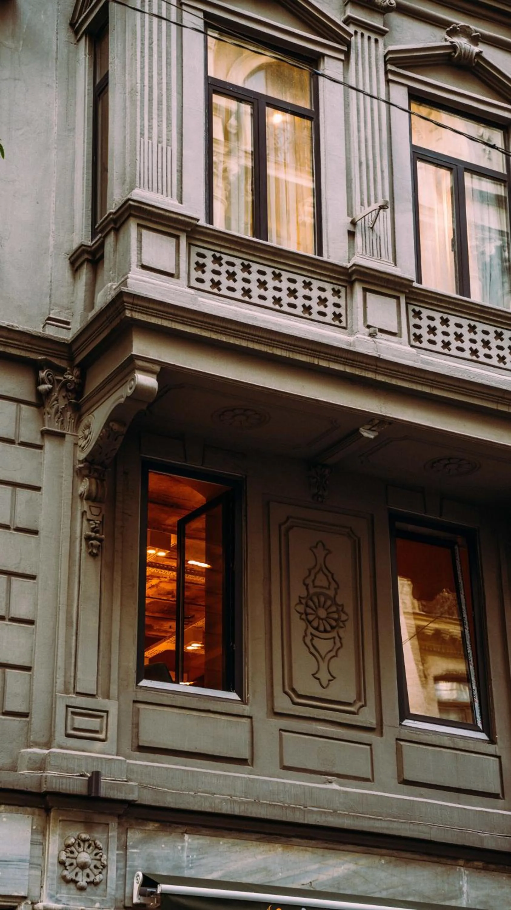 Property building in DeCamondo Residence