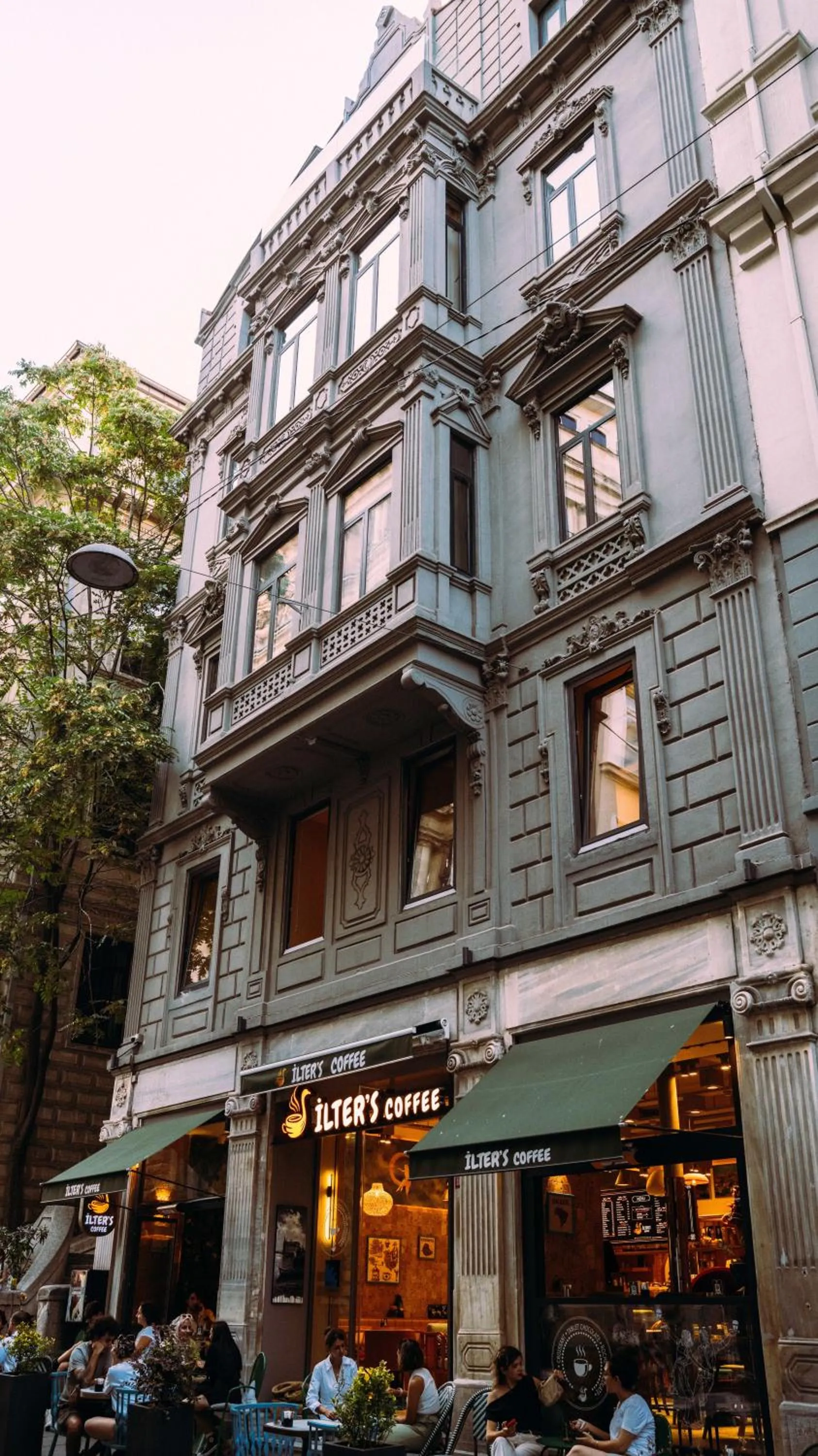 Property building in DeCamondo Residence