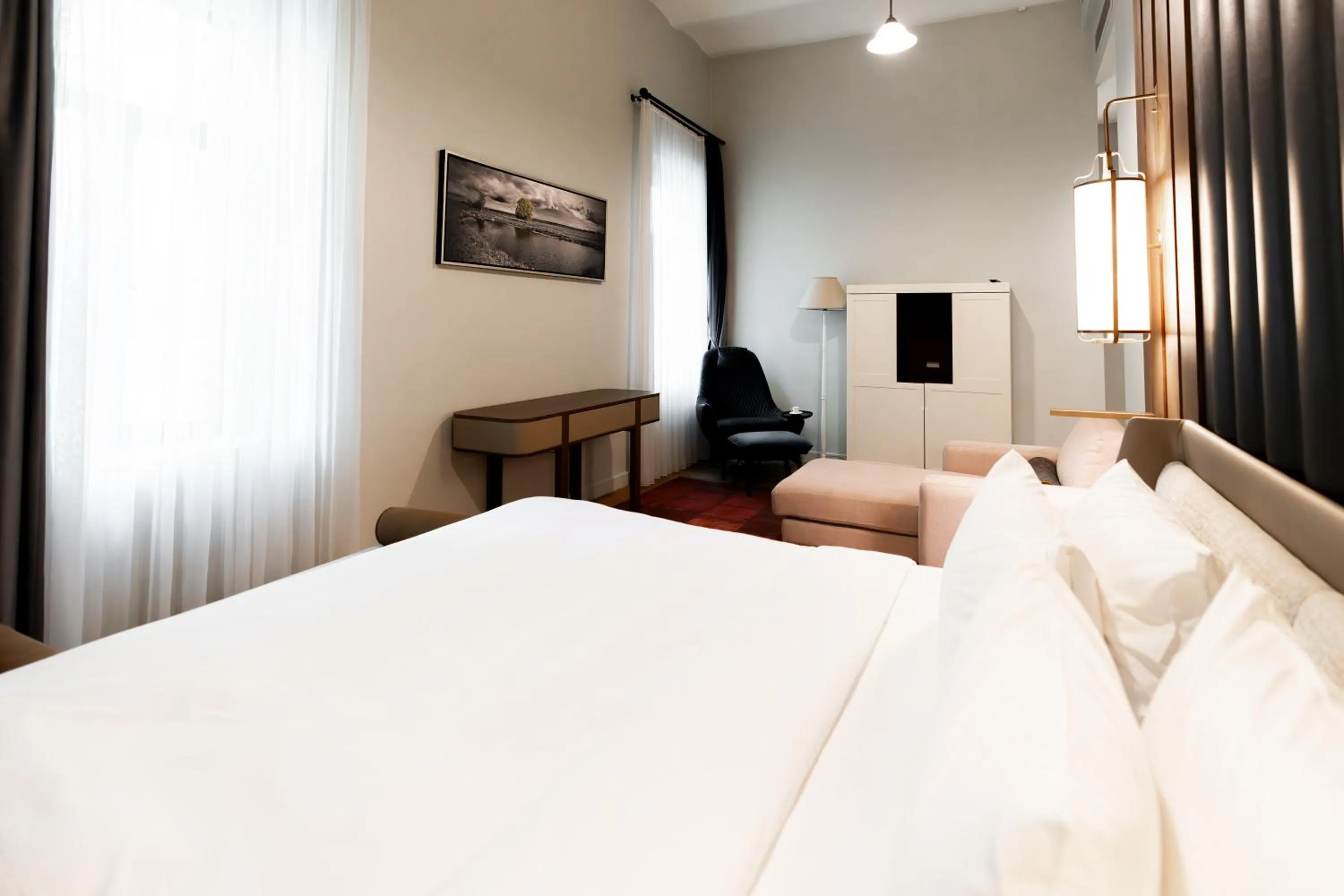 Bed in DeCamondo Residence