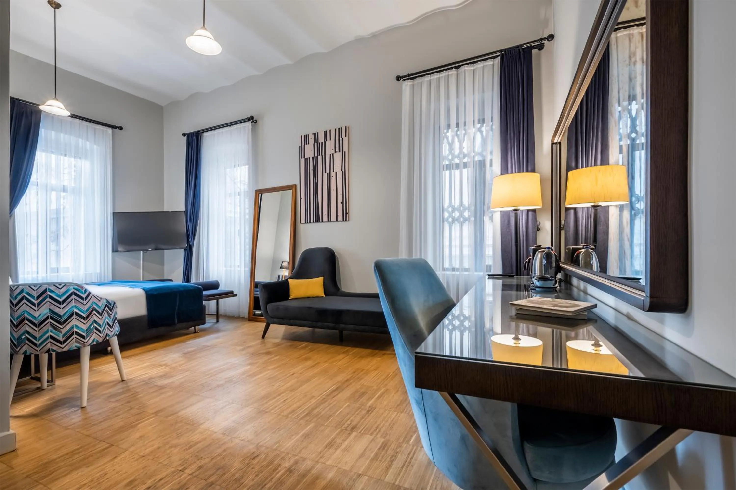 TV and multimedia in DeCamondo Residence