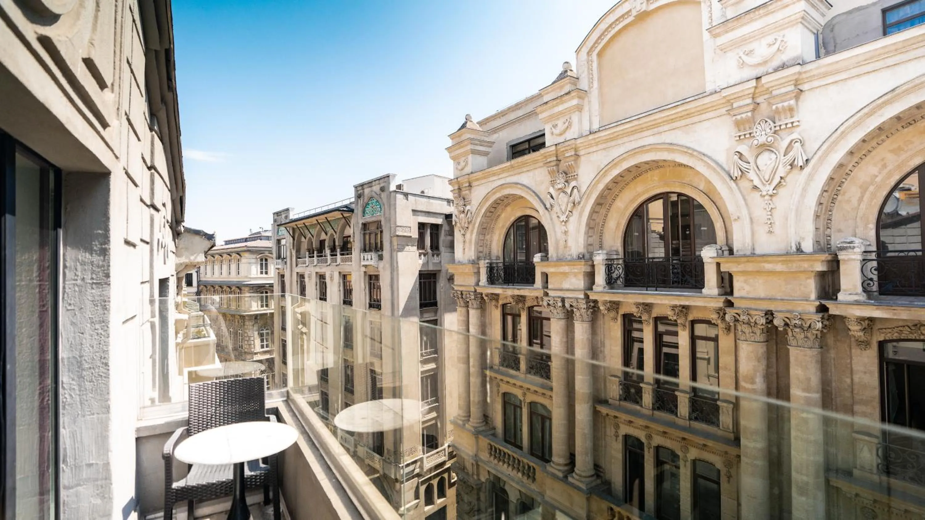Balcony/Terrace in DeCamondo Residence