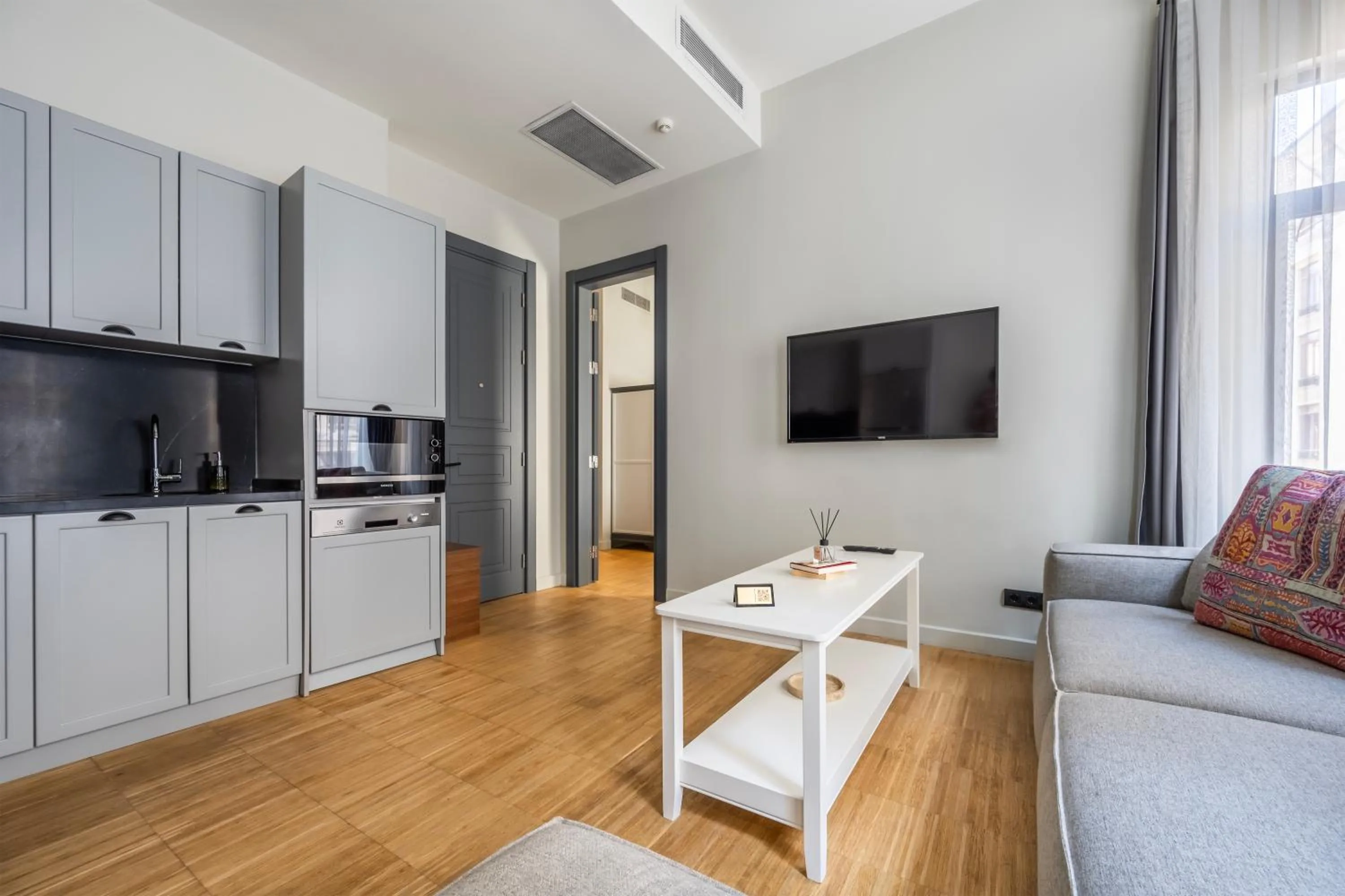 TV and multimedia in DeCamondo Residence