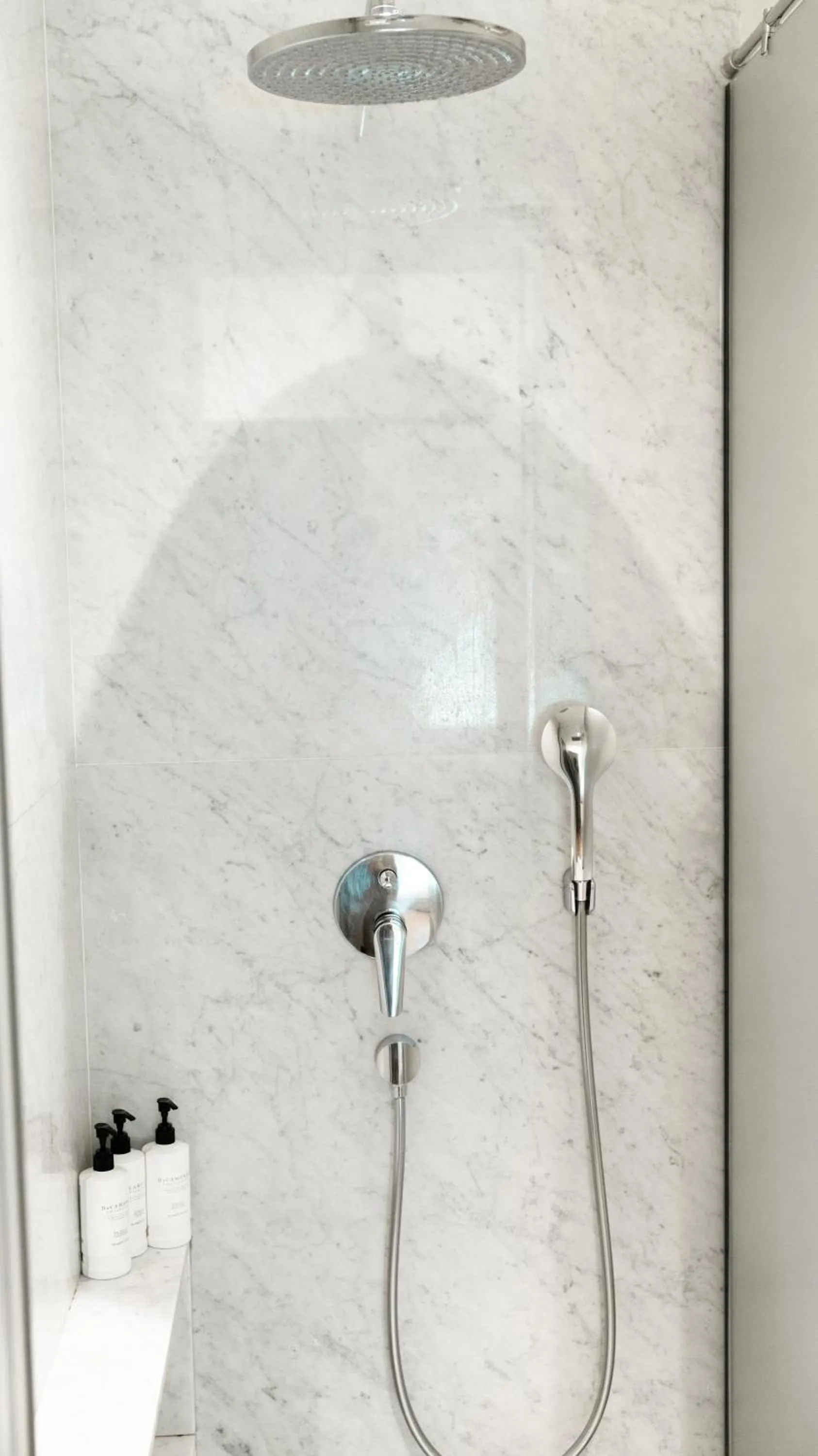 Shower in DeCamondo Residence