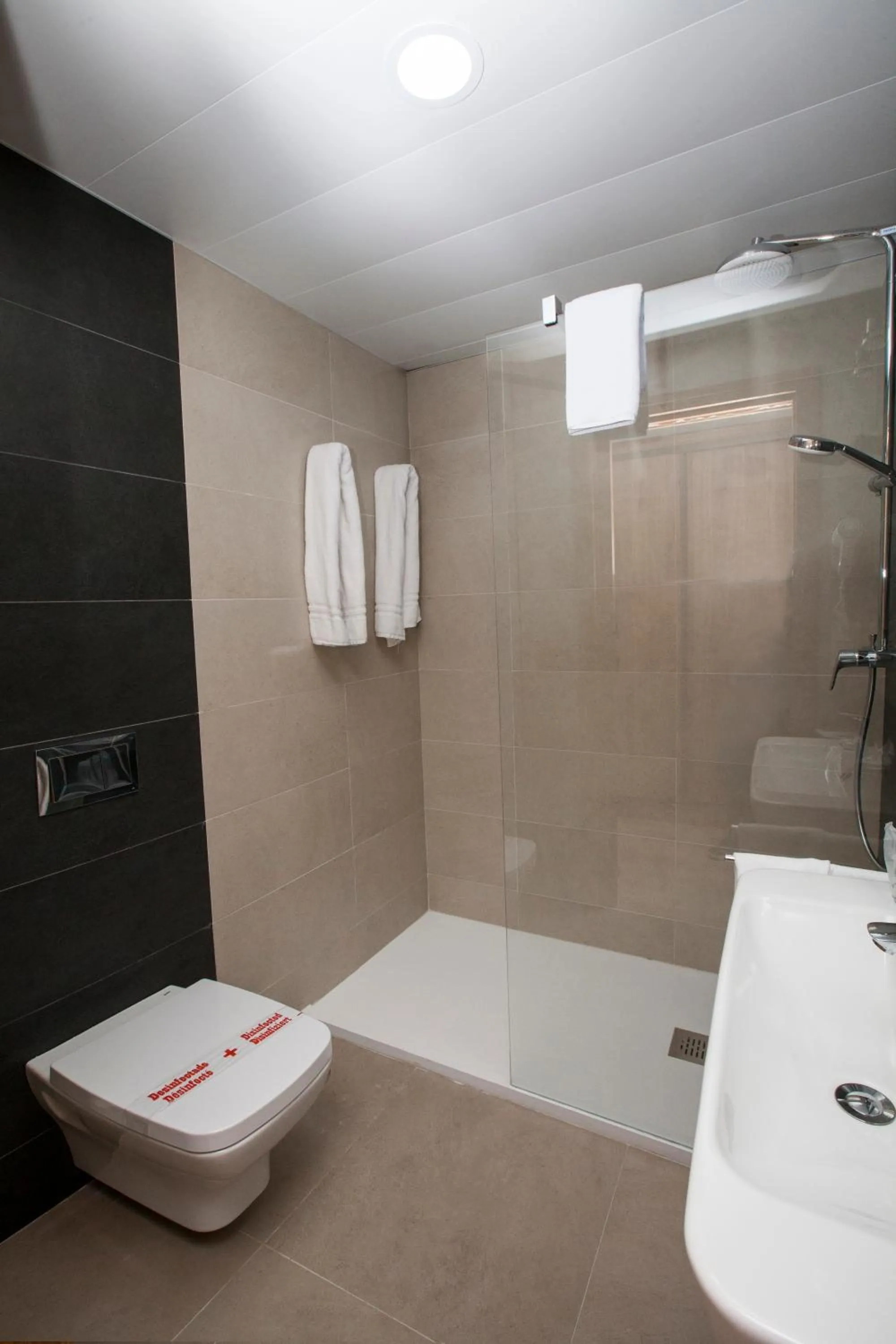 Bathroom in Hotel Villa Flamenca