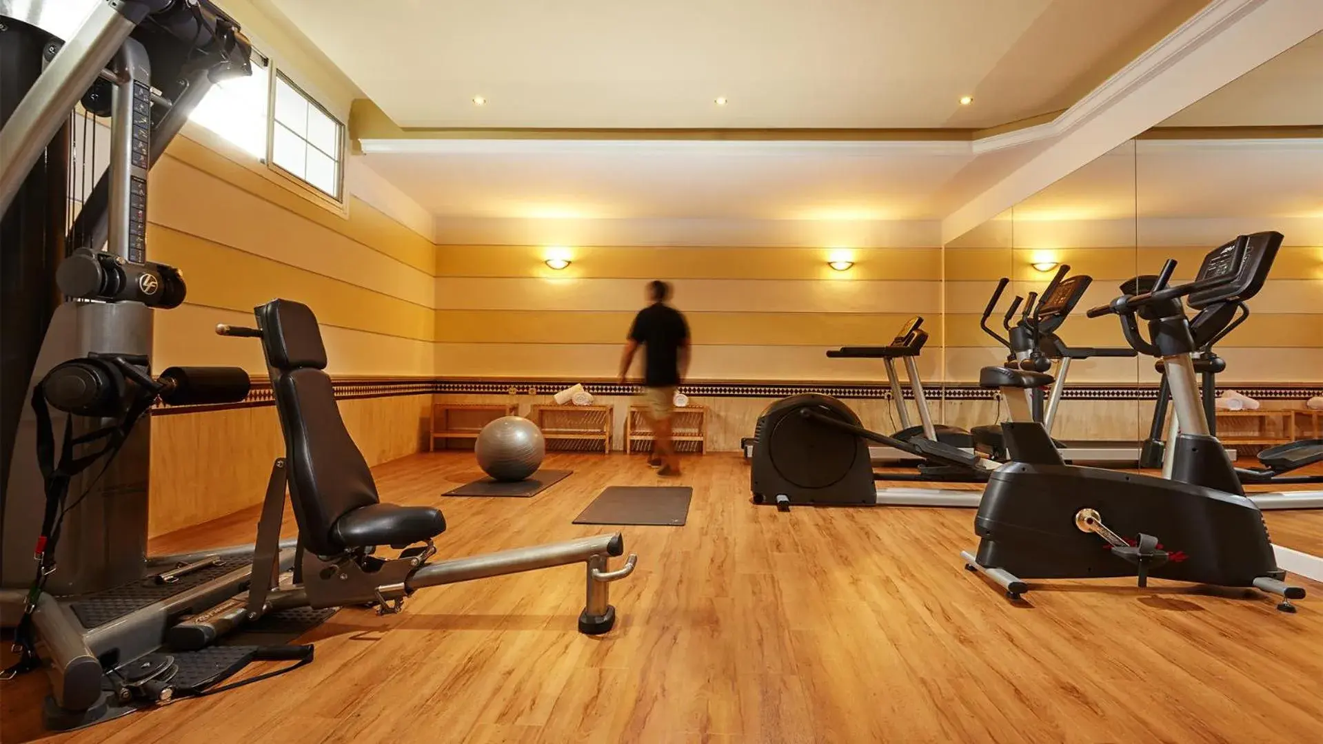 Fitness centre/facilities in Hotel Villa Flamenca Fitness centre/facilities in Hotel Villa Flamenca
