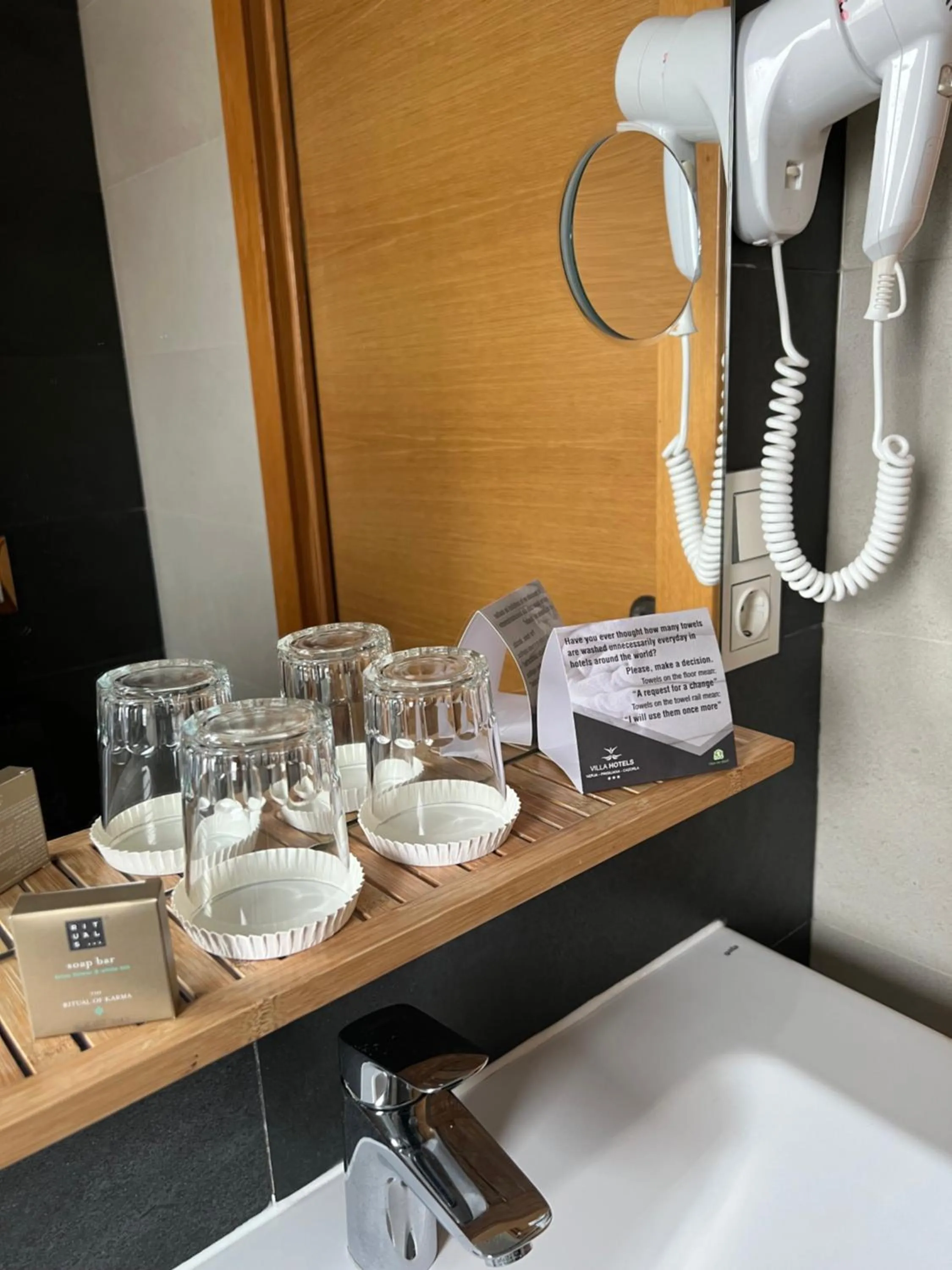 Bathroom in Hotel Villa Flamenca