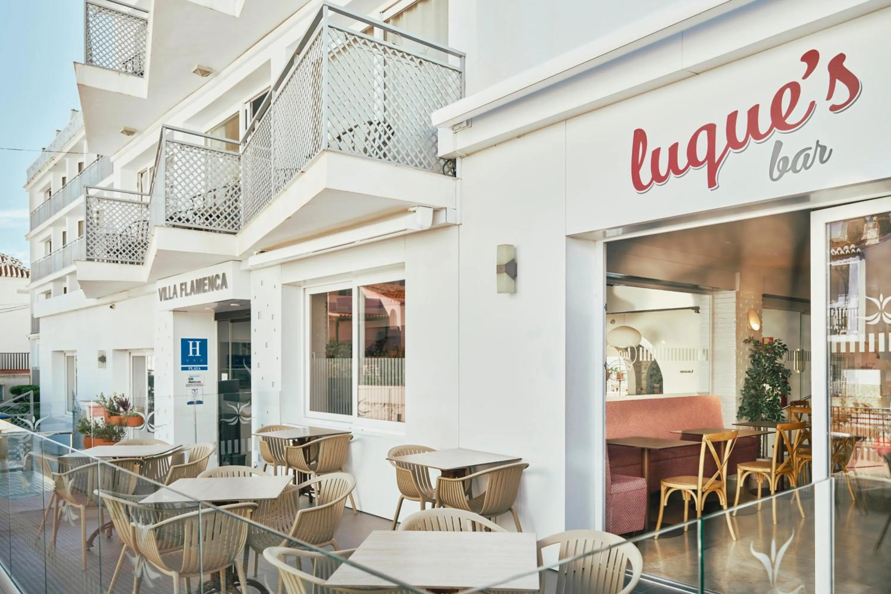 Restaurant/places to eat in Beneste Villa Flamenca Hotel