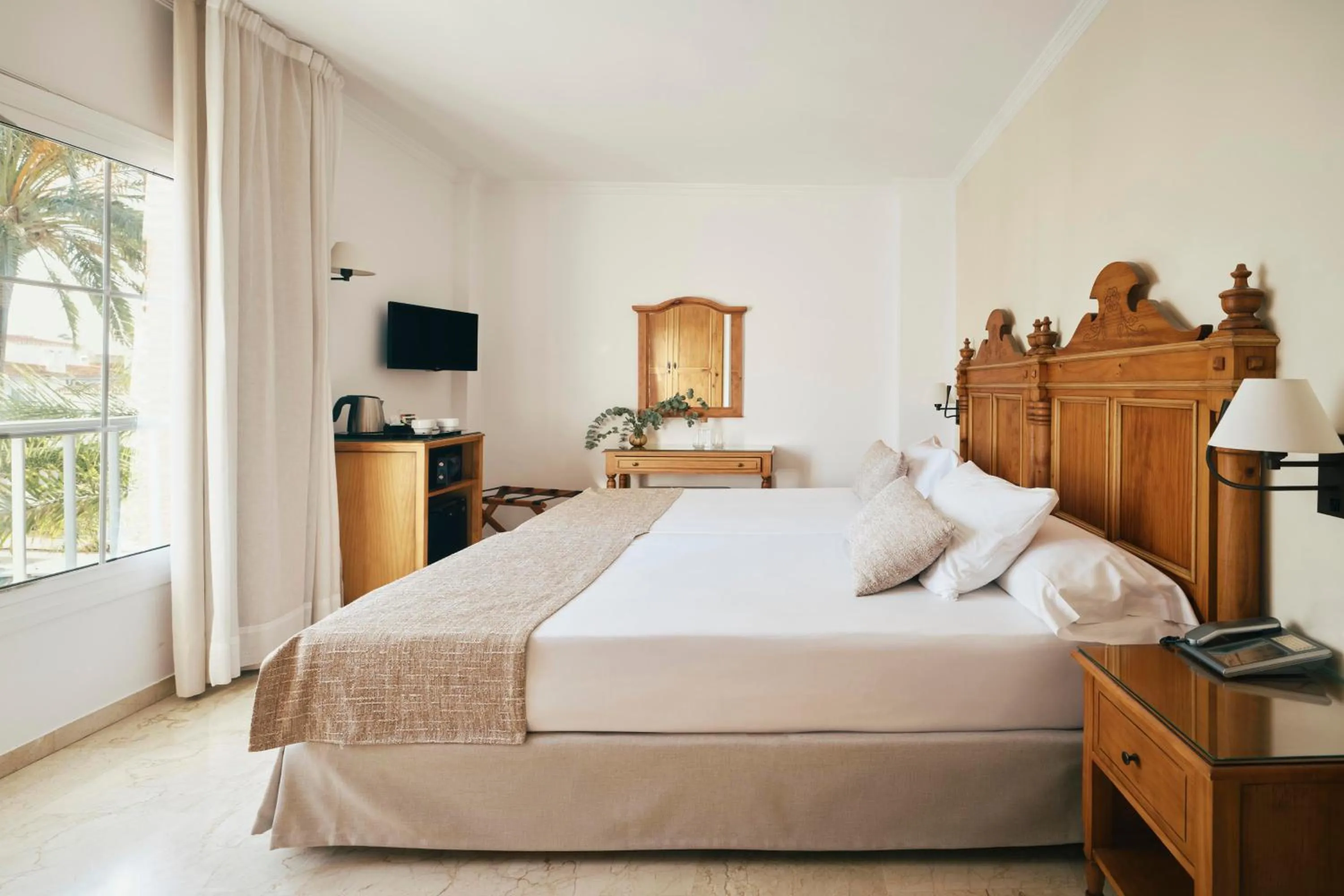 furniture, Bed in Beneste Villa Flamenca Hotel