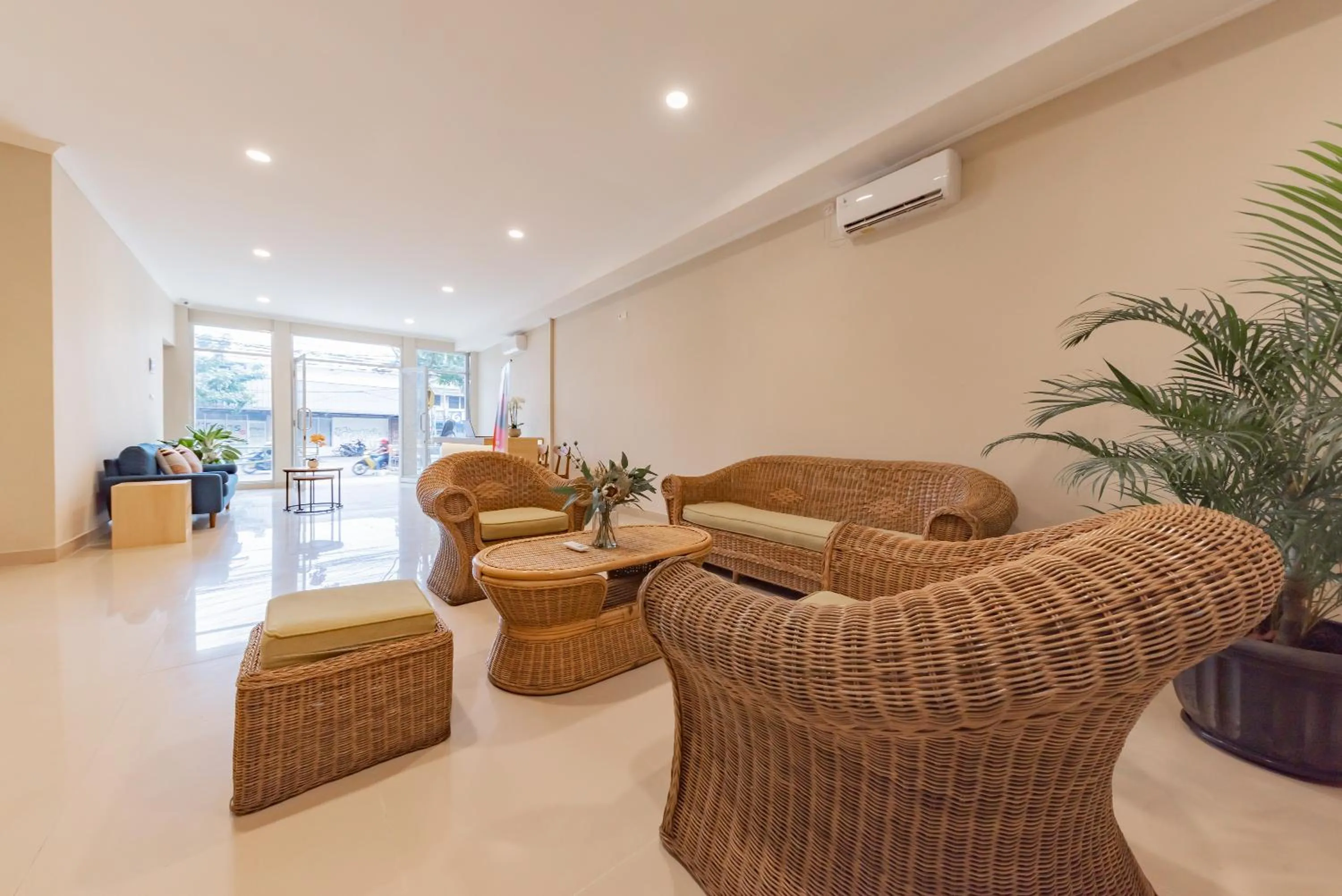 Living room in RedDoorz Plus near Surapati Core