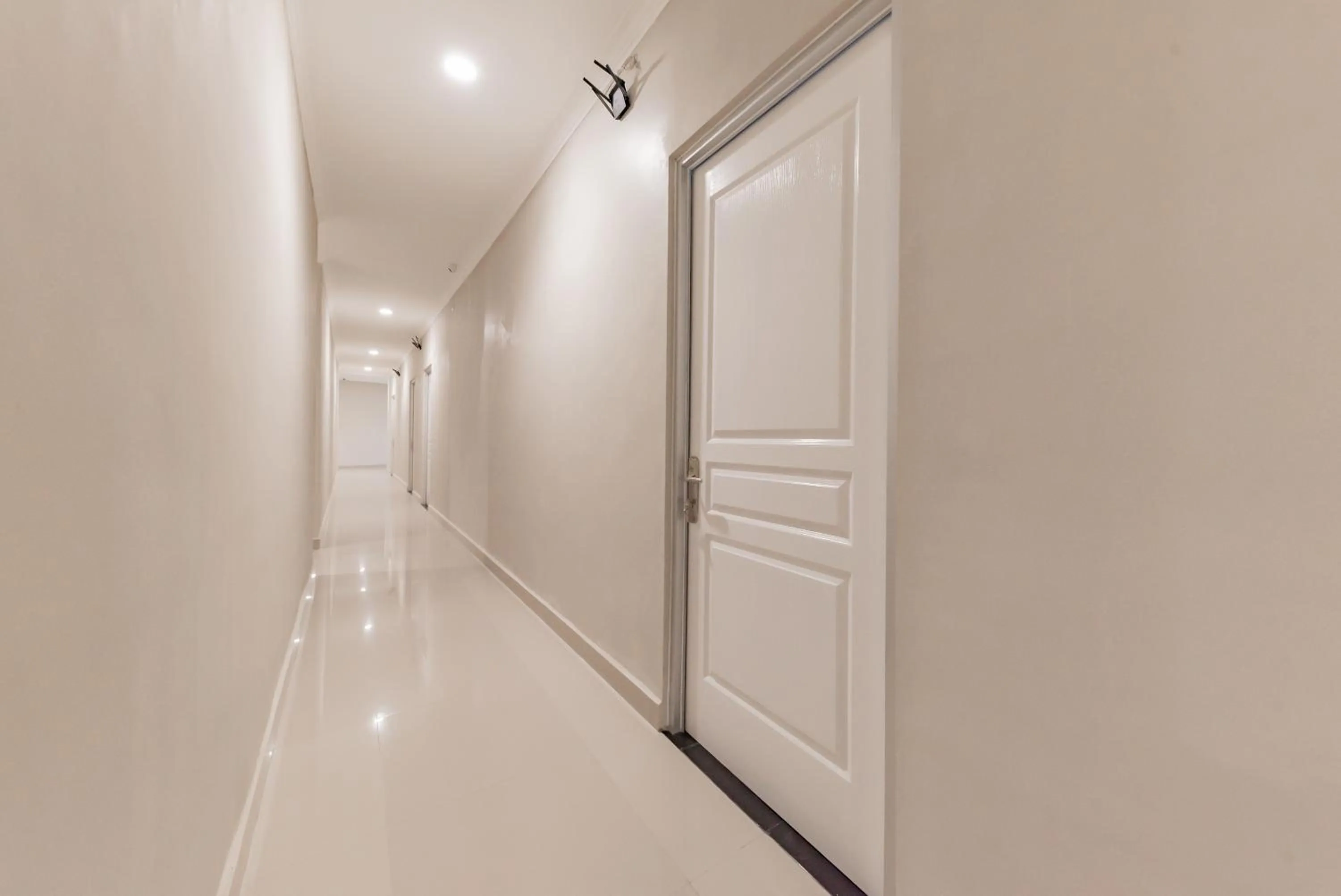 Floor plan in RedDoorz Plus near Surapati Core