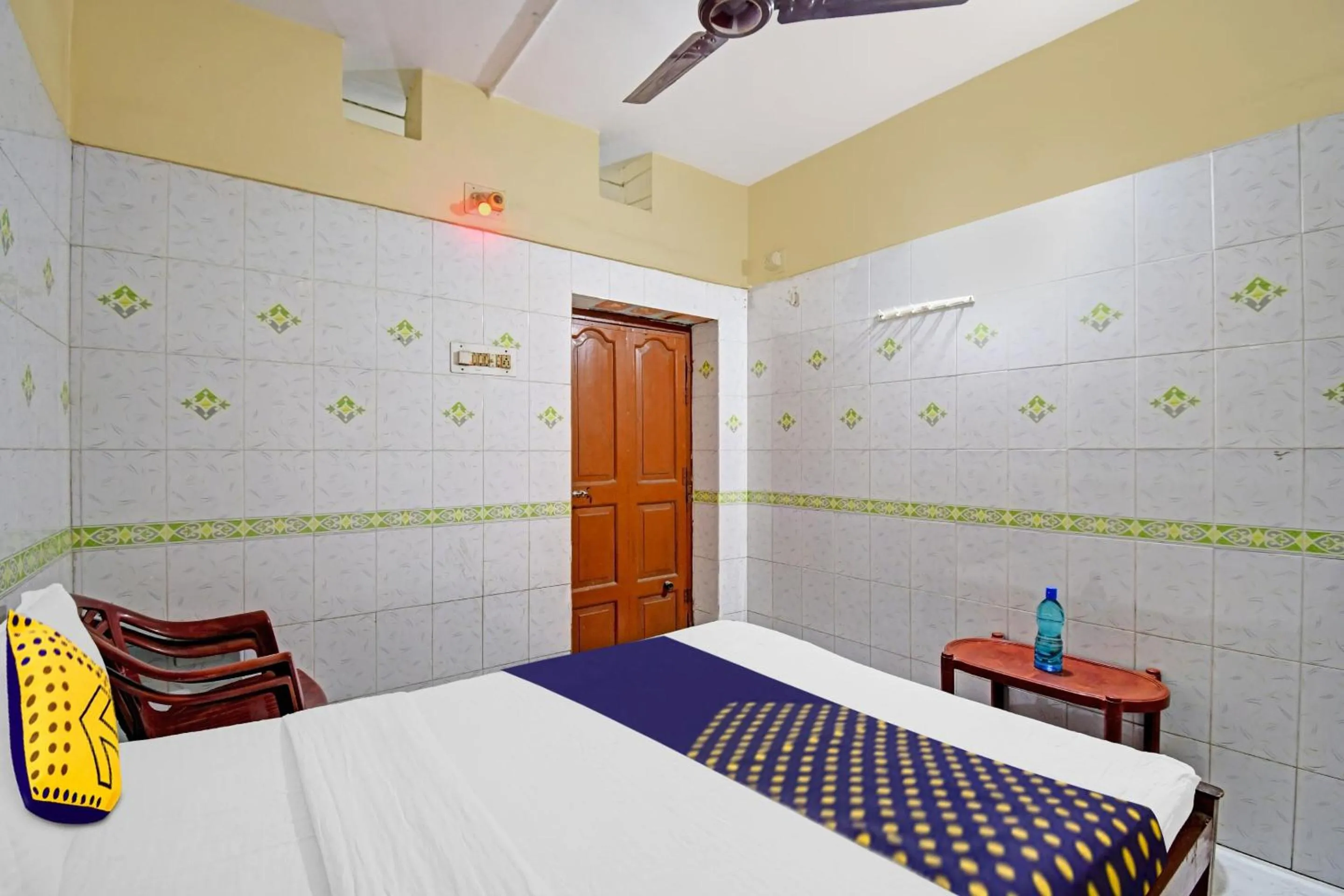 Bedroom, Bed in Hotel O Bikram Lodge