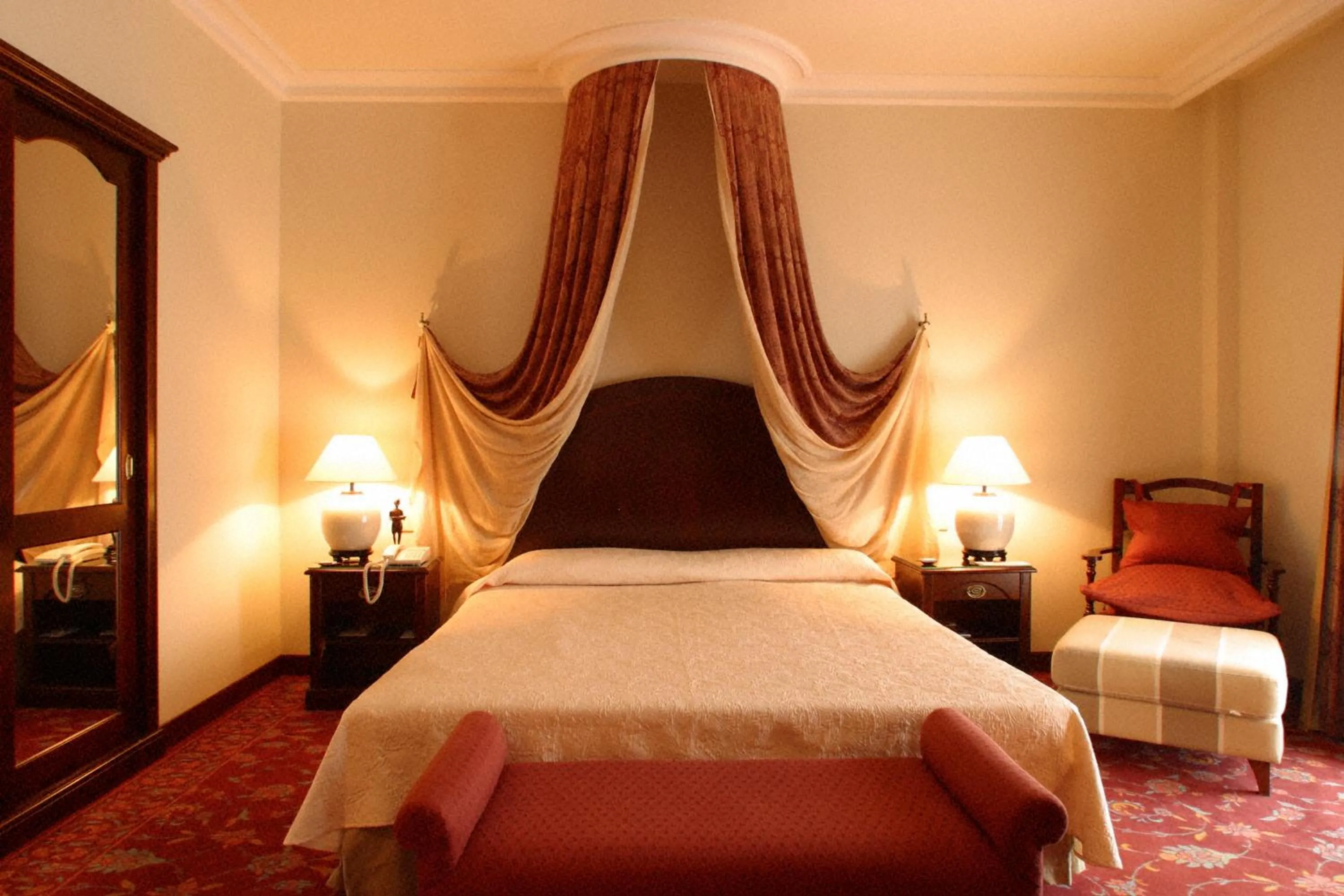 Photo of the whole room, Bed in Termes Montbrio Hotel & Spa
