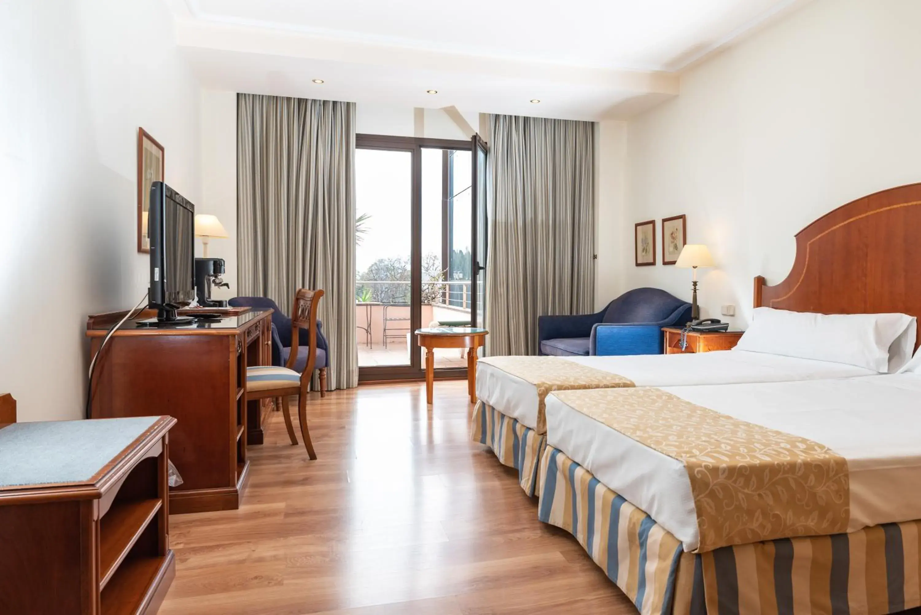 Deluxe Double or Twin Room with Balcony in Termes Montbrio Hotel & Spa Deluxe Double or Twin Room with Balcony in Termes Montbrio Hotel & Spa