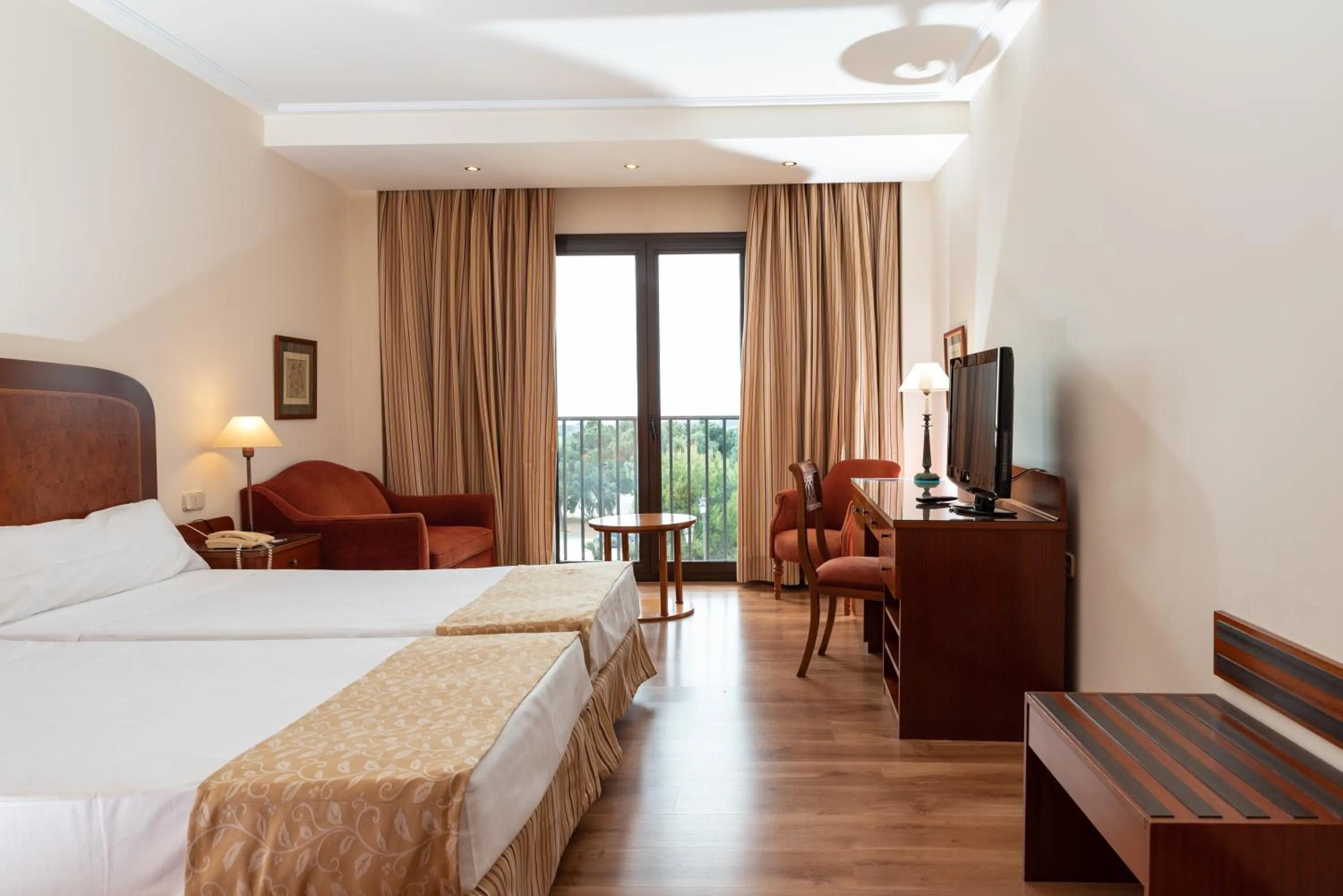 Photo of the whole room, Bed in Termes Montbrio Hotel & Spa