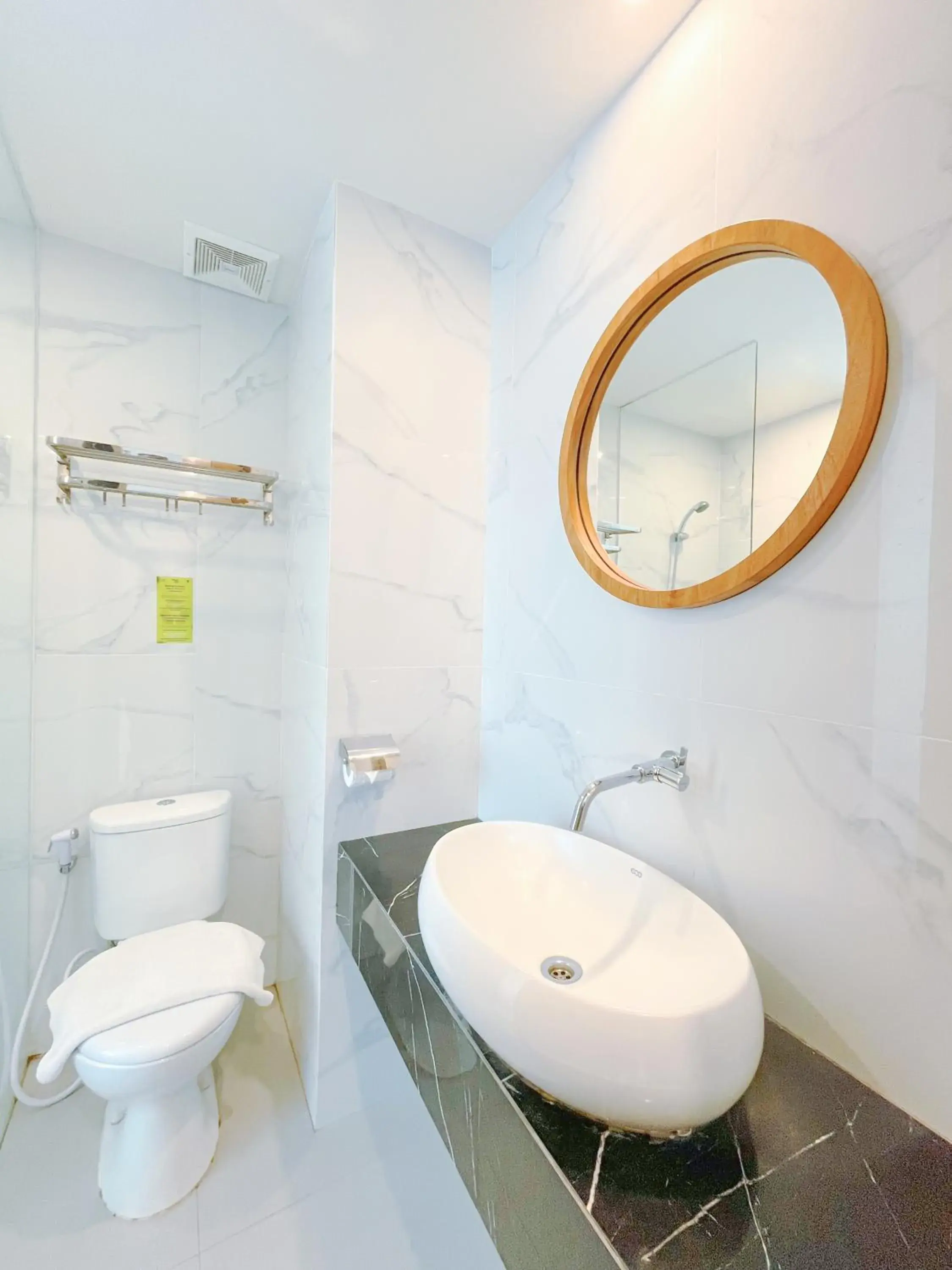 Deluxe Twin Room in Front One Resort Indraloka Temanggung Deluxe Twin Room in Front One Resort Indraloka Temanggung