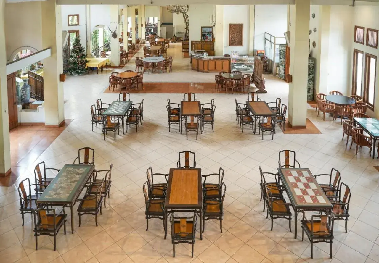 Restaurant/places to eat in Front One Resort Indraloka Temanggung Restaurant/places to eat in Front One Resort Indraloka Temanggung