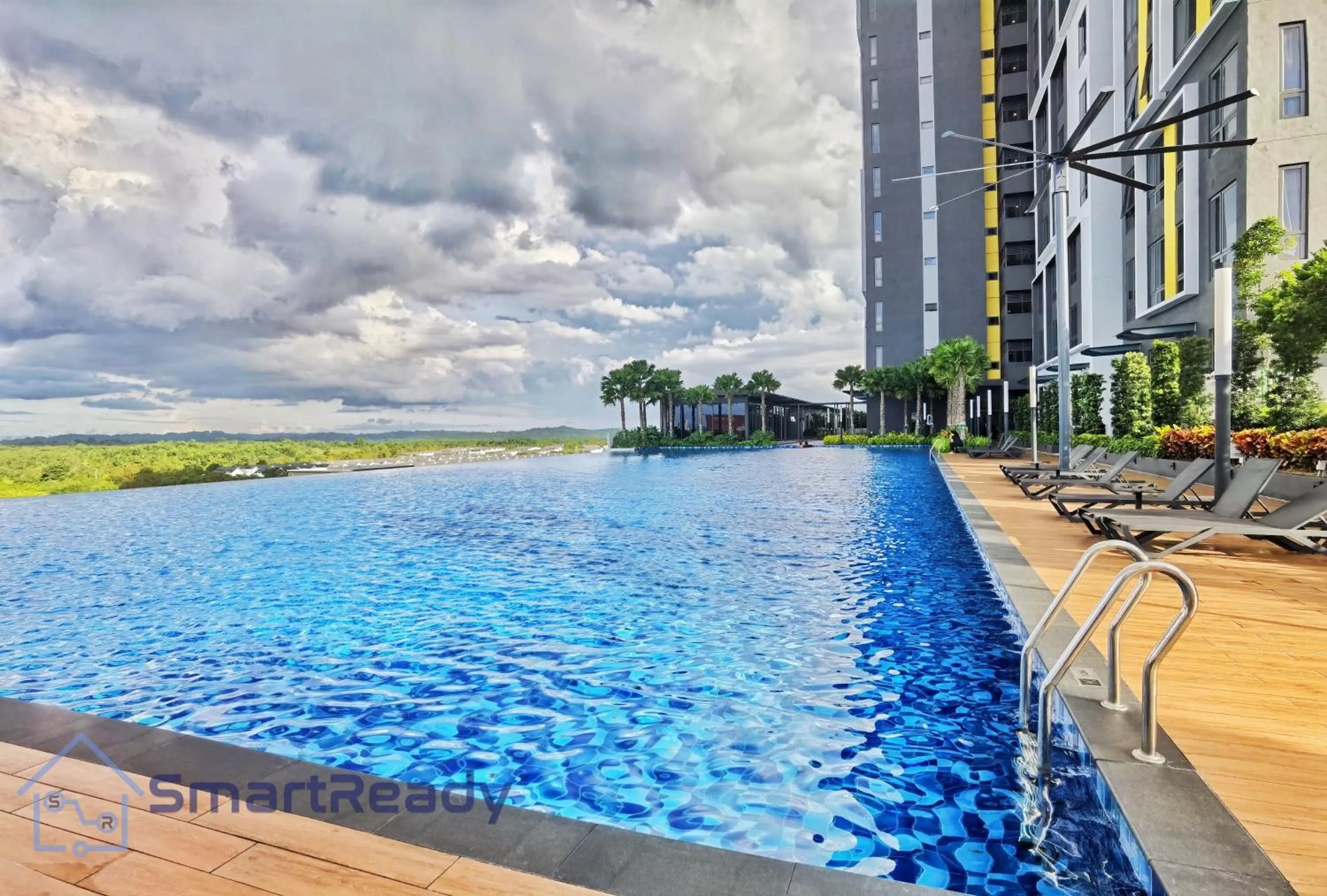 Swimming pool in Sunway GRID by SR Home