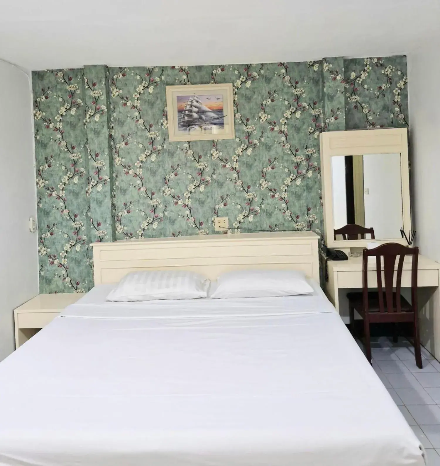 Bed in Woodlands Inn Bed in Woodlands Inn