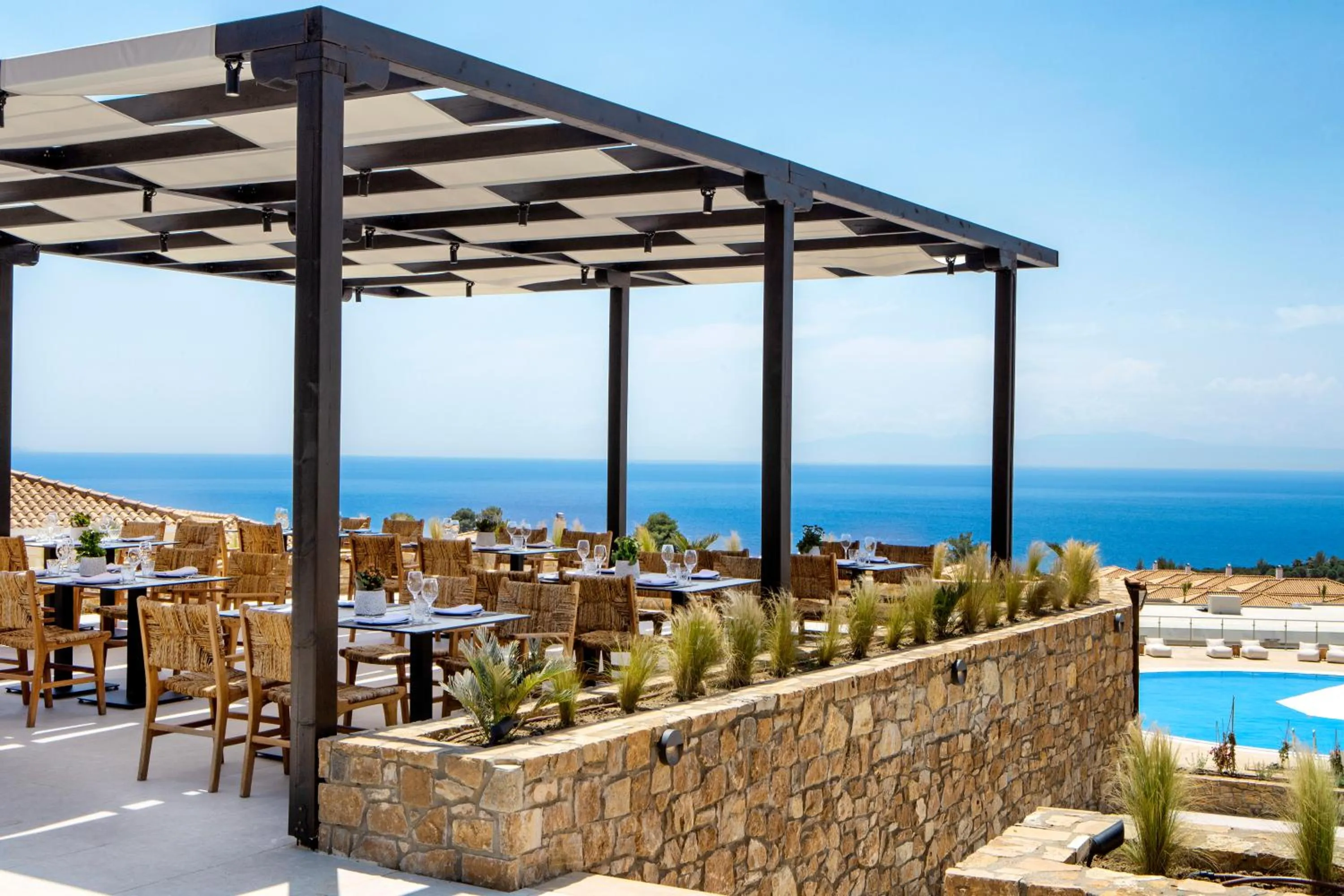 Restaurant/places to eat in Ajul Luxury Hotel & Spa Resort, a Registry Collection Hotel