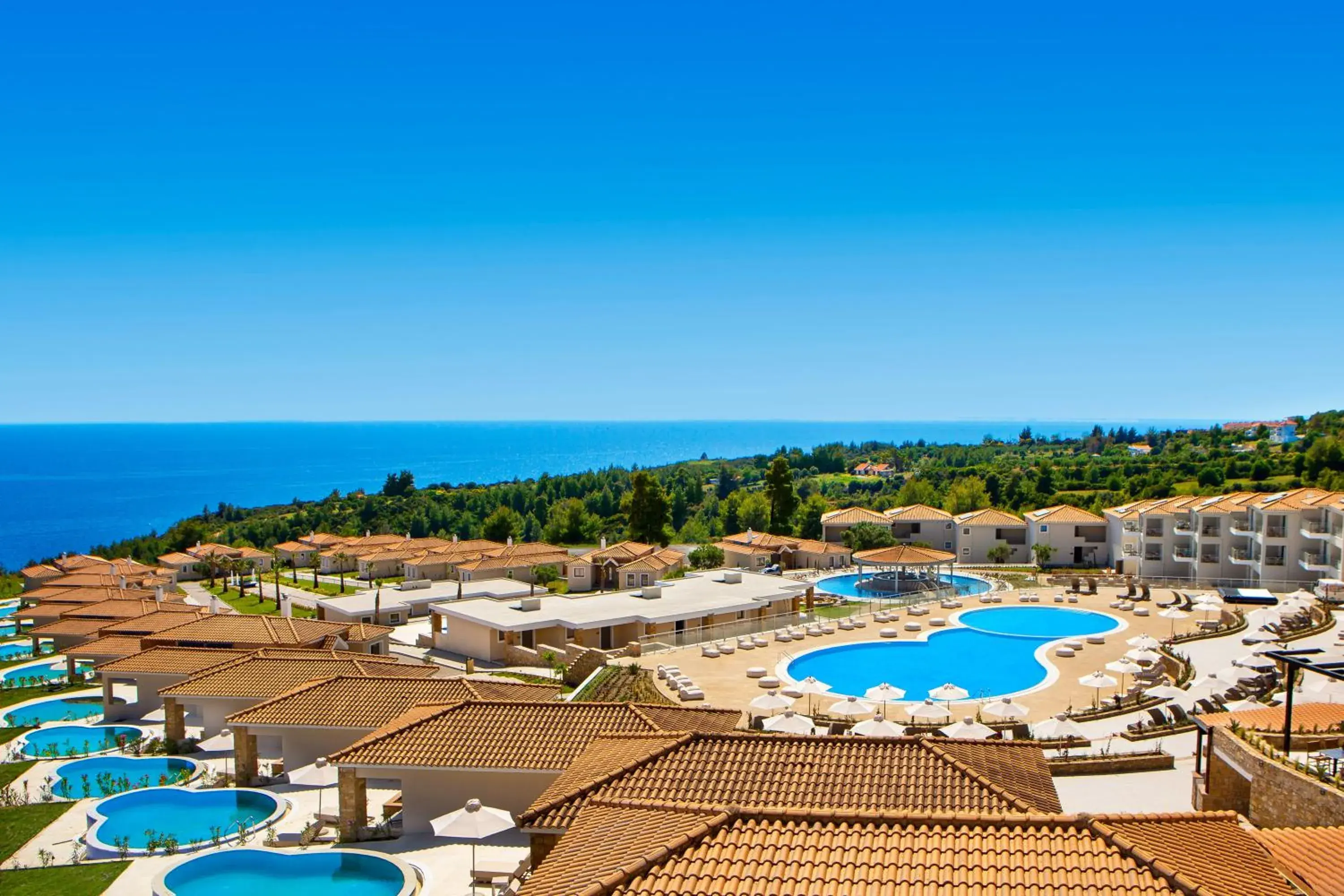 Property building in Ajul Luxury Hotel & Spa Resort, a Registry Collection Hotel Property building in Ajul Luxury Hotel & Spa Resort, a Registry Collection Hotel