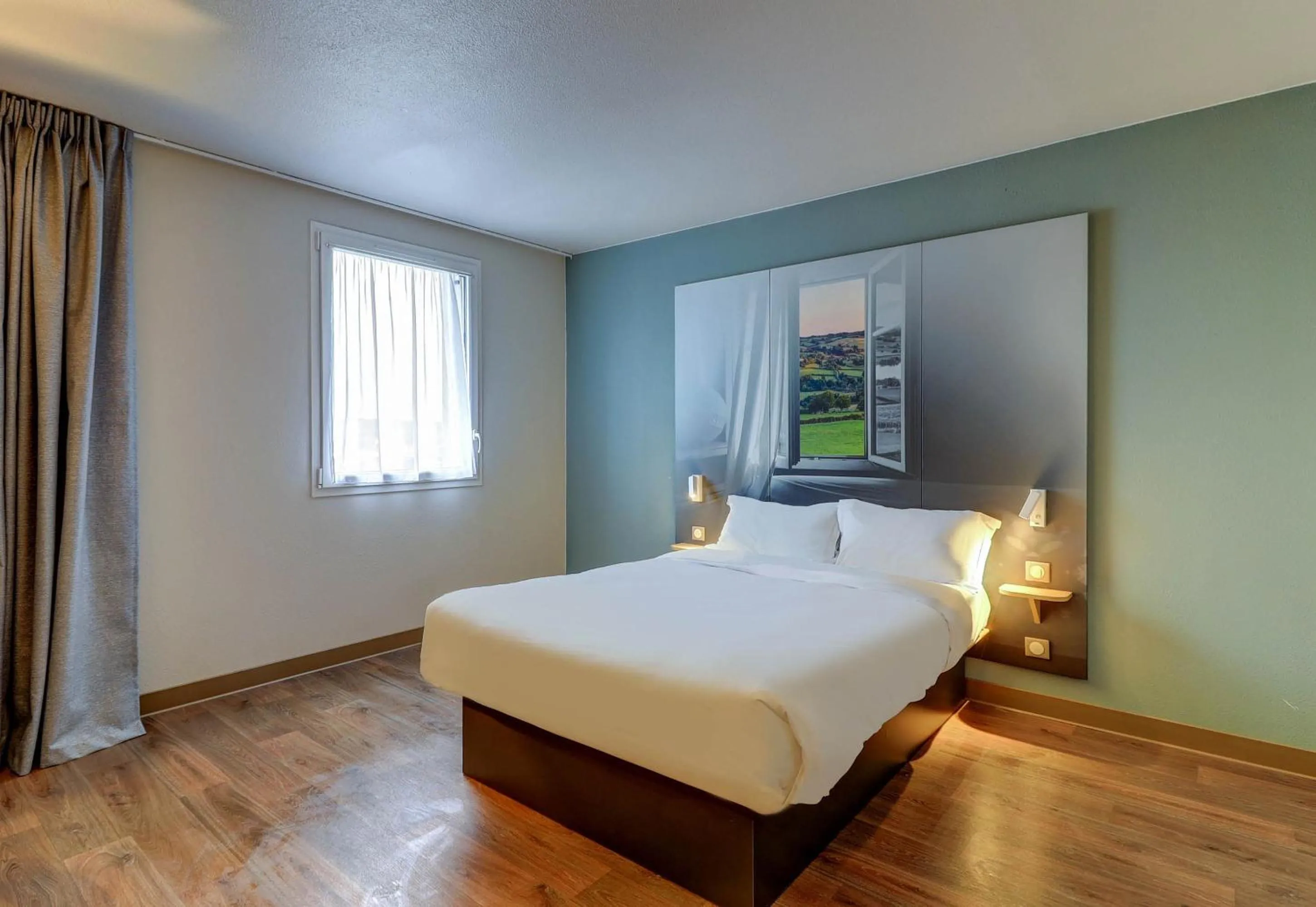 Bedroom, Bed in B&B HOTEL Le Creusot Montchanin