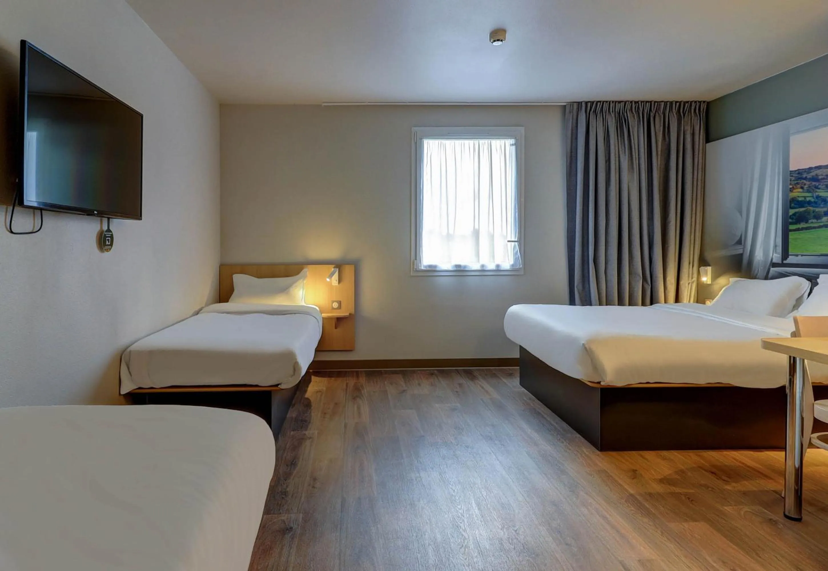 Bedroom, Bed in B&B HOTEL Le Creusot Montchanin