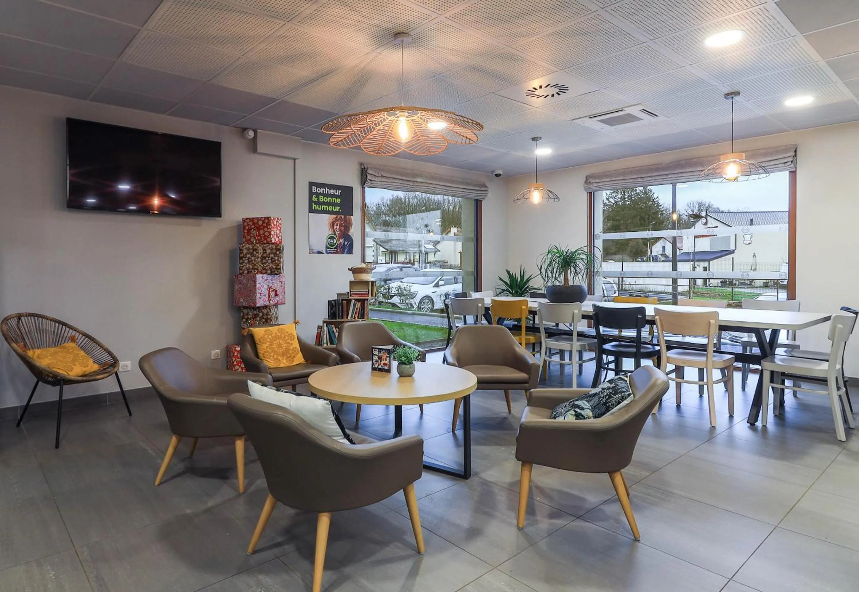 Seating area in B&B HOTEL Le Creusot Montchanin