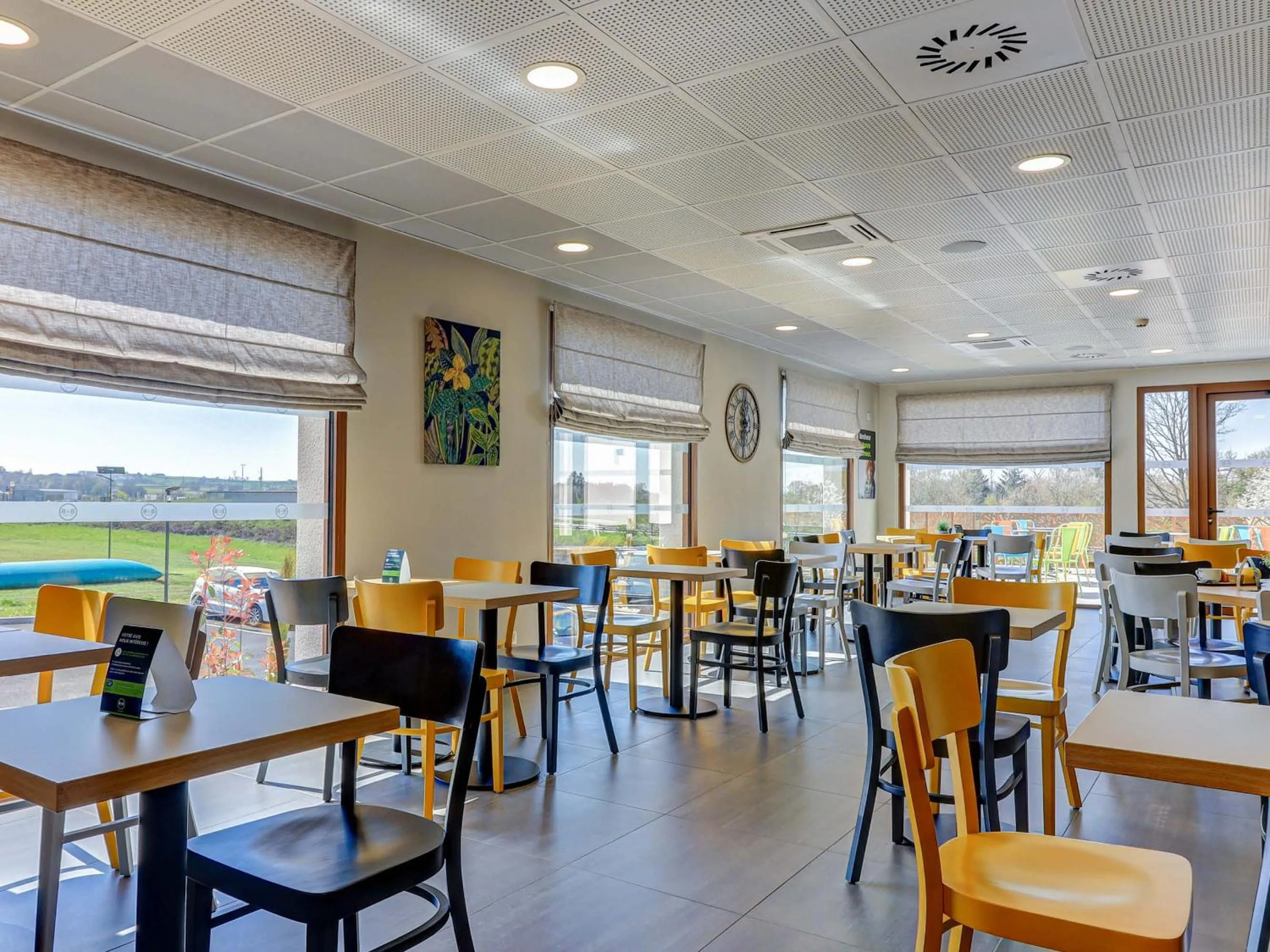 Breakfast in B&B HOTEL Le Creusot Montchanin