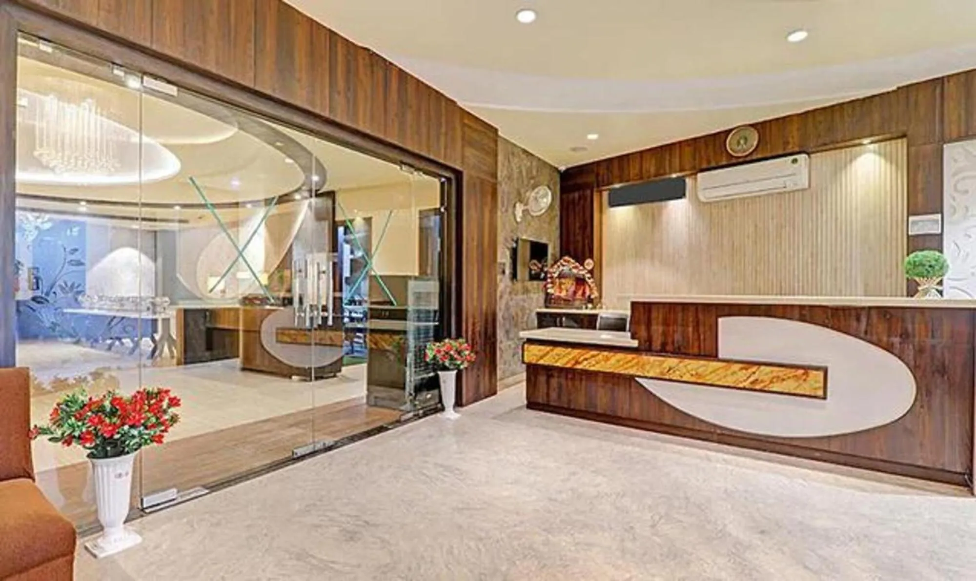 Lobby or reception in FabHotel Sam Inn