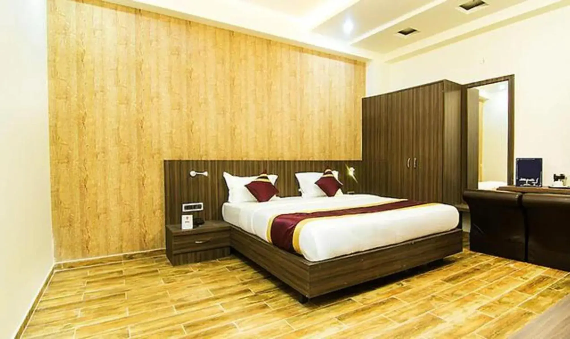 Bed in FabHotel Sam Inn Bed in FabHotel Sam Inn