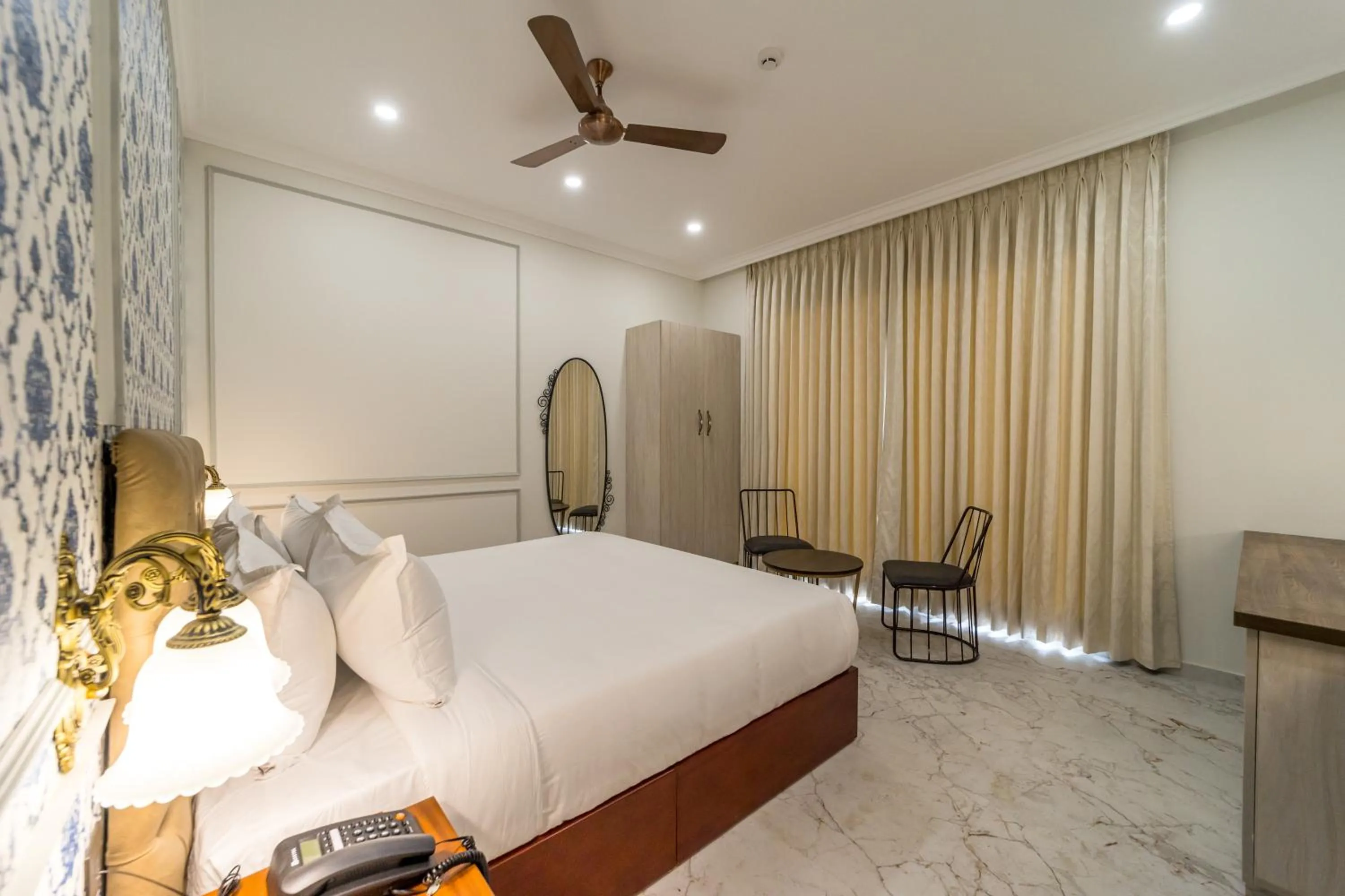 Bed in De Fleur Hotel