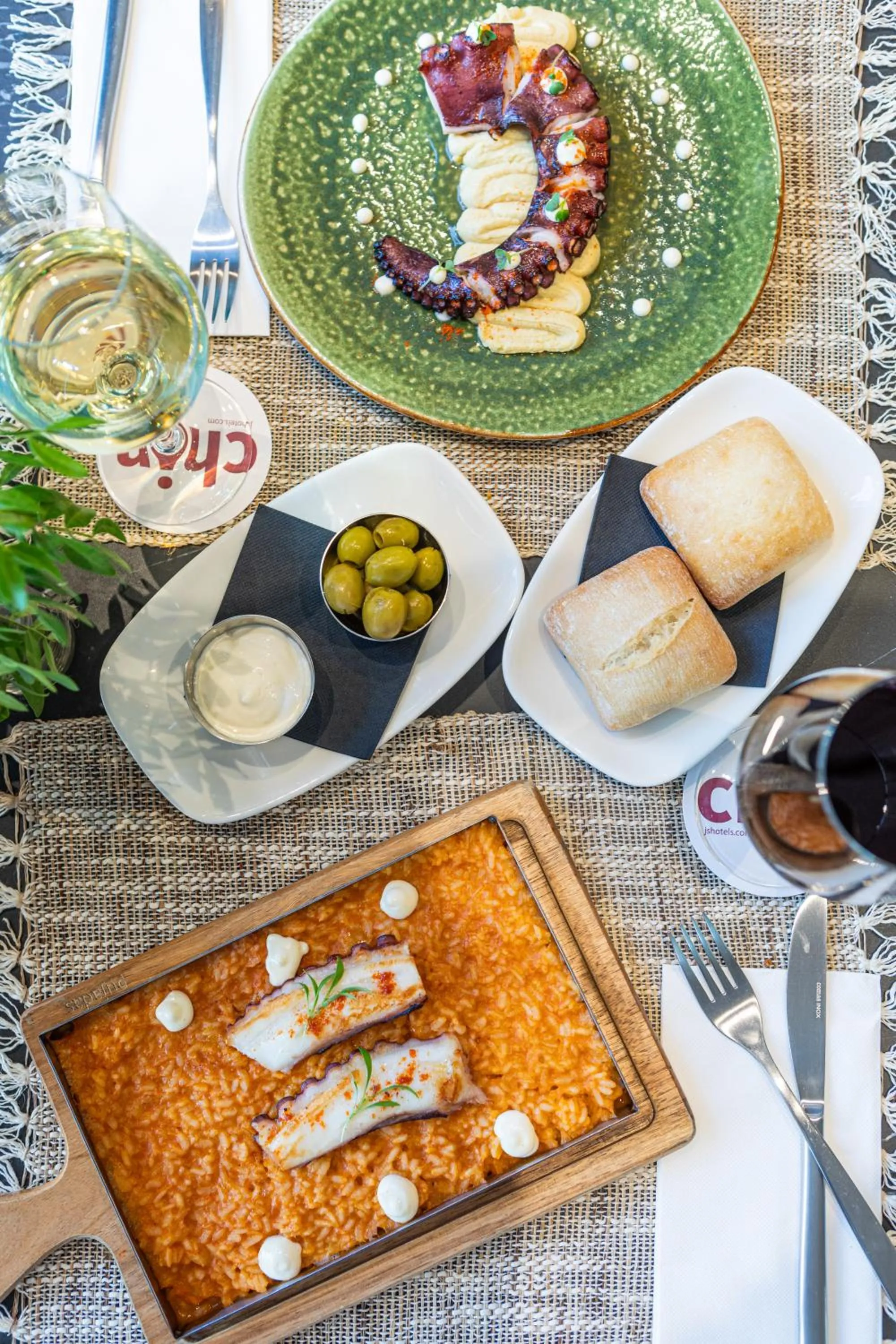 Food in JS Palma Plaza