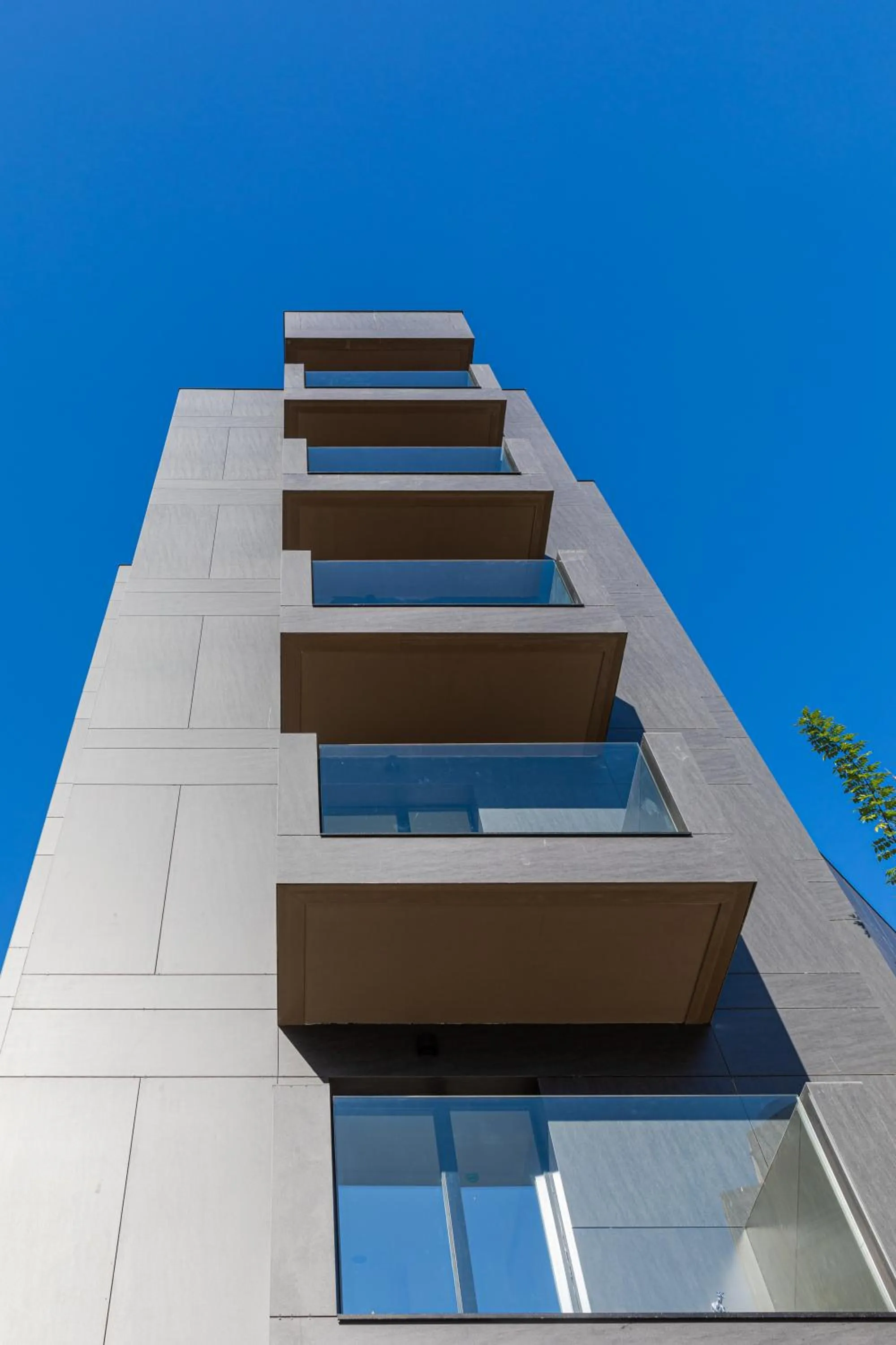 Property building in JS Palma Plaza