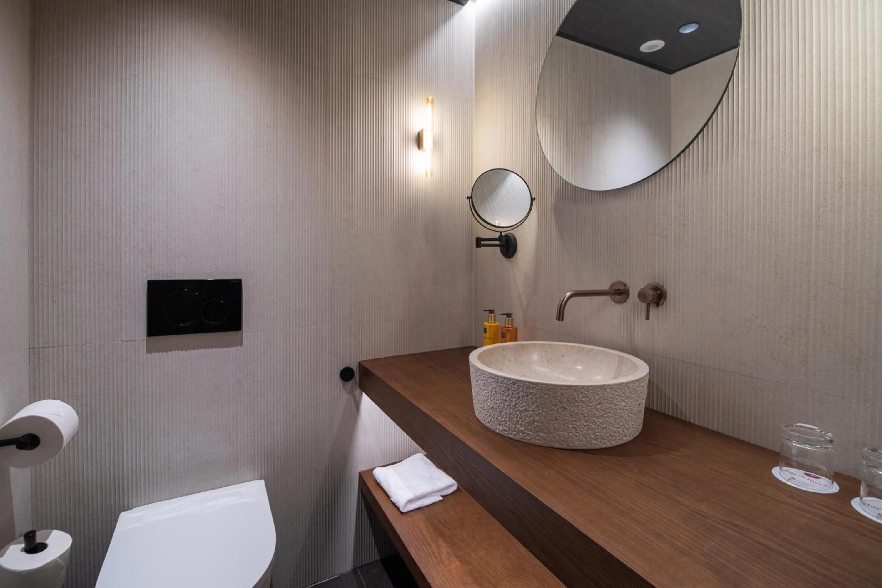 Bathroom in JS Palma Plaza