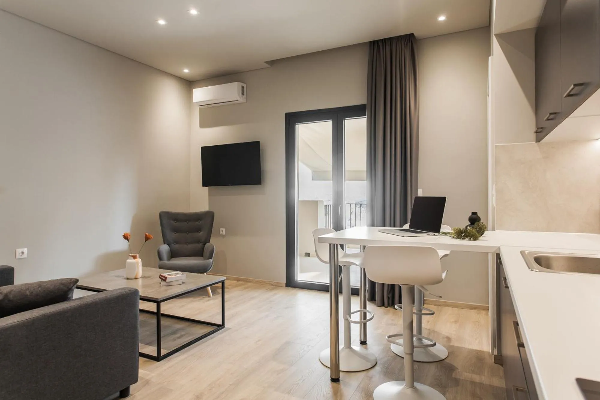 TV and multimedia in WYZ Piraeus