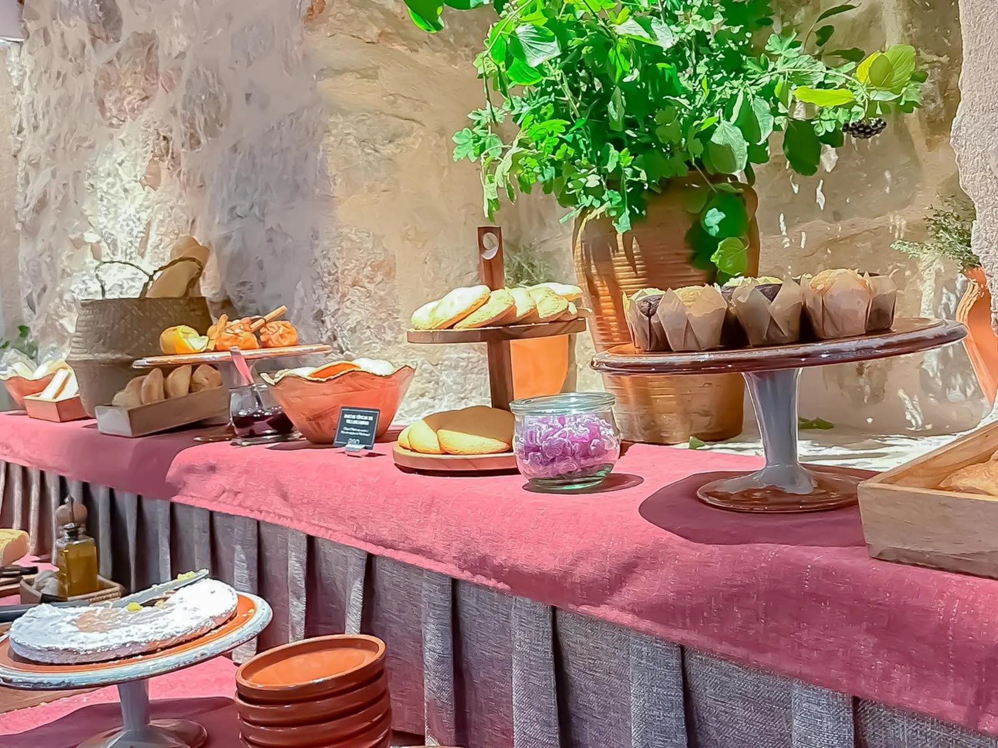 Buffet breakfast in Hotel de La Trucha