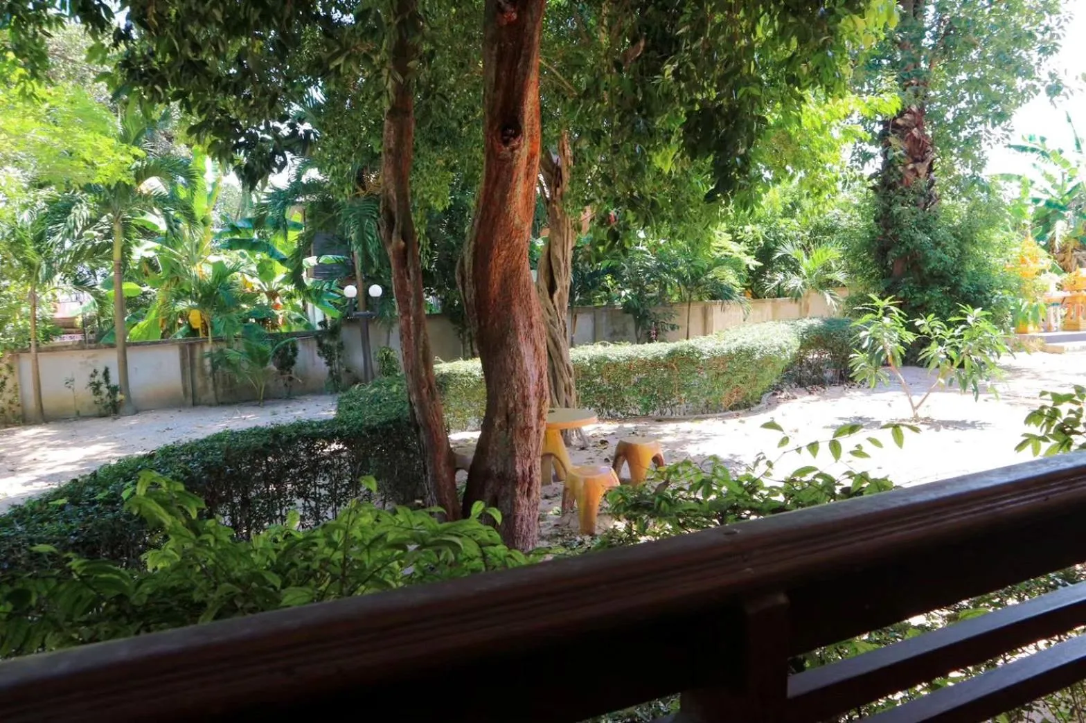 Day in Baan srinimit Apartment
