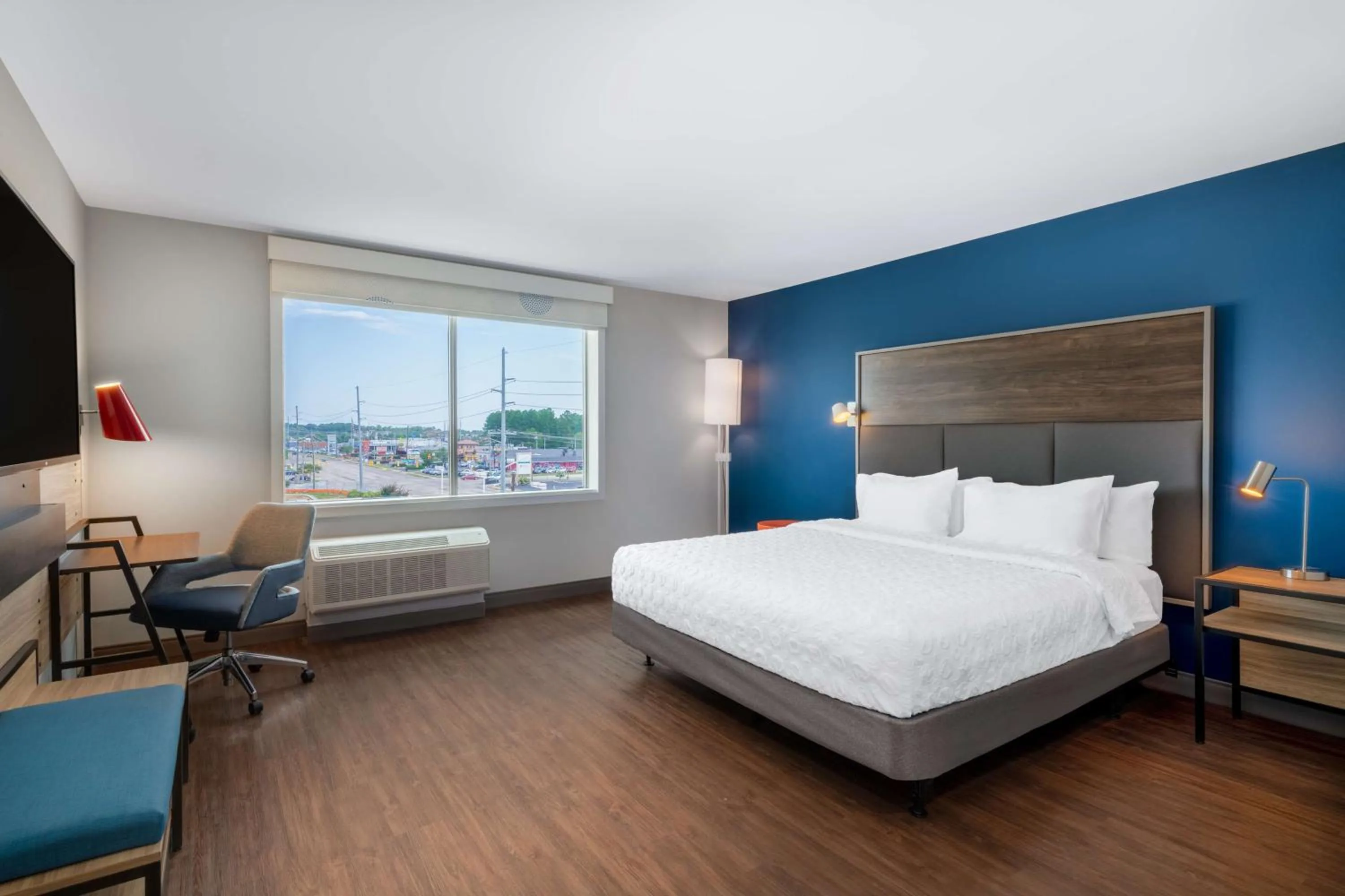 Bedroom, Bed in Tru By Hilton Fayetteville Fort Bragg