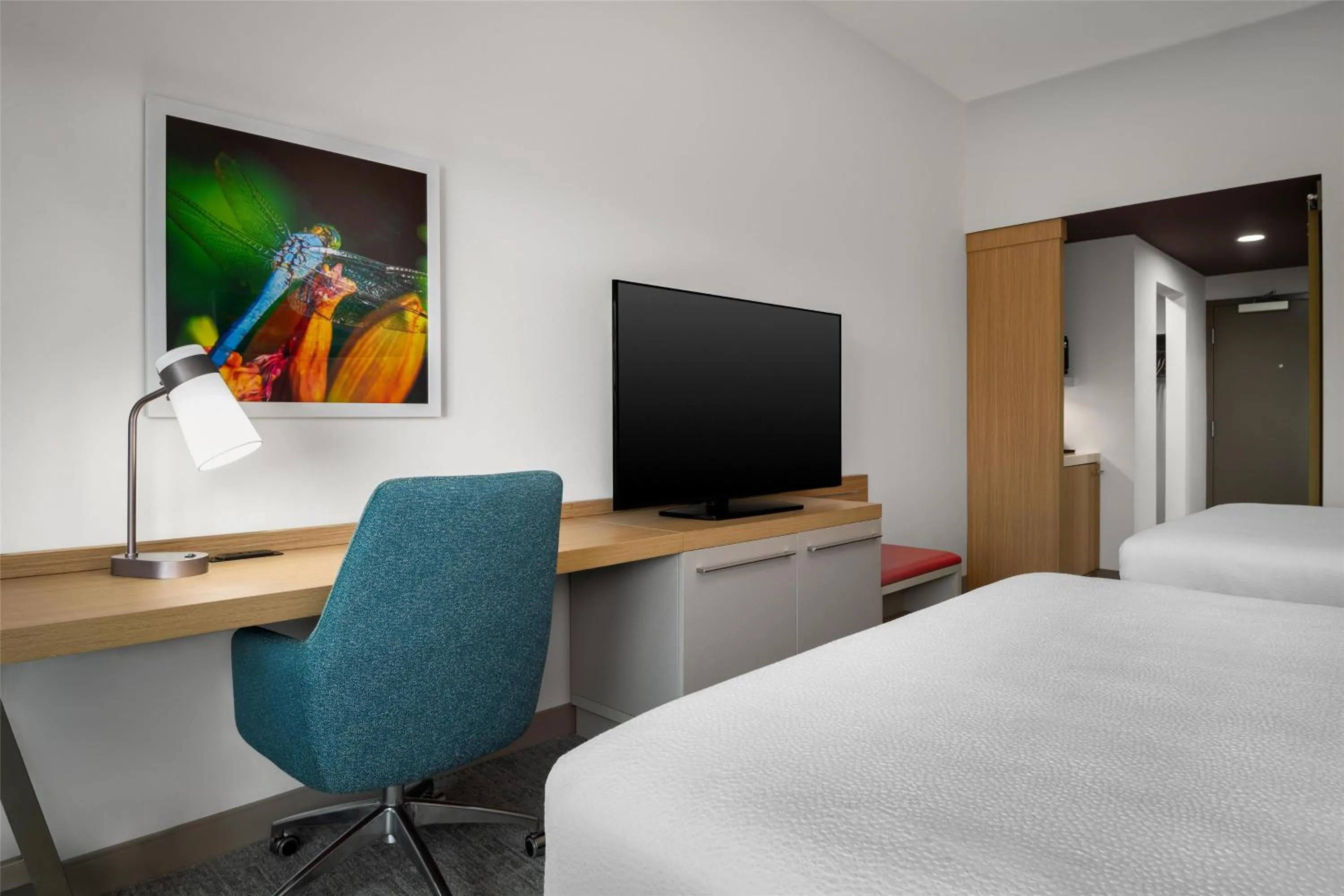 Bed in Hilton Garden Inn Orlando I-4 Millenia Blvd Mall