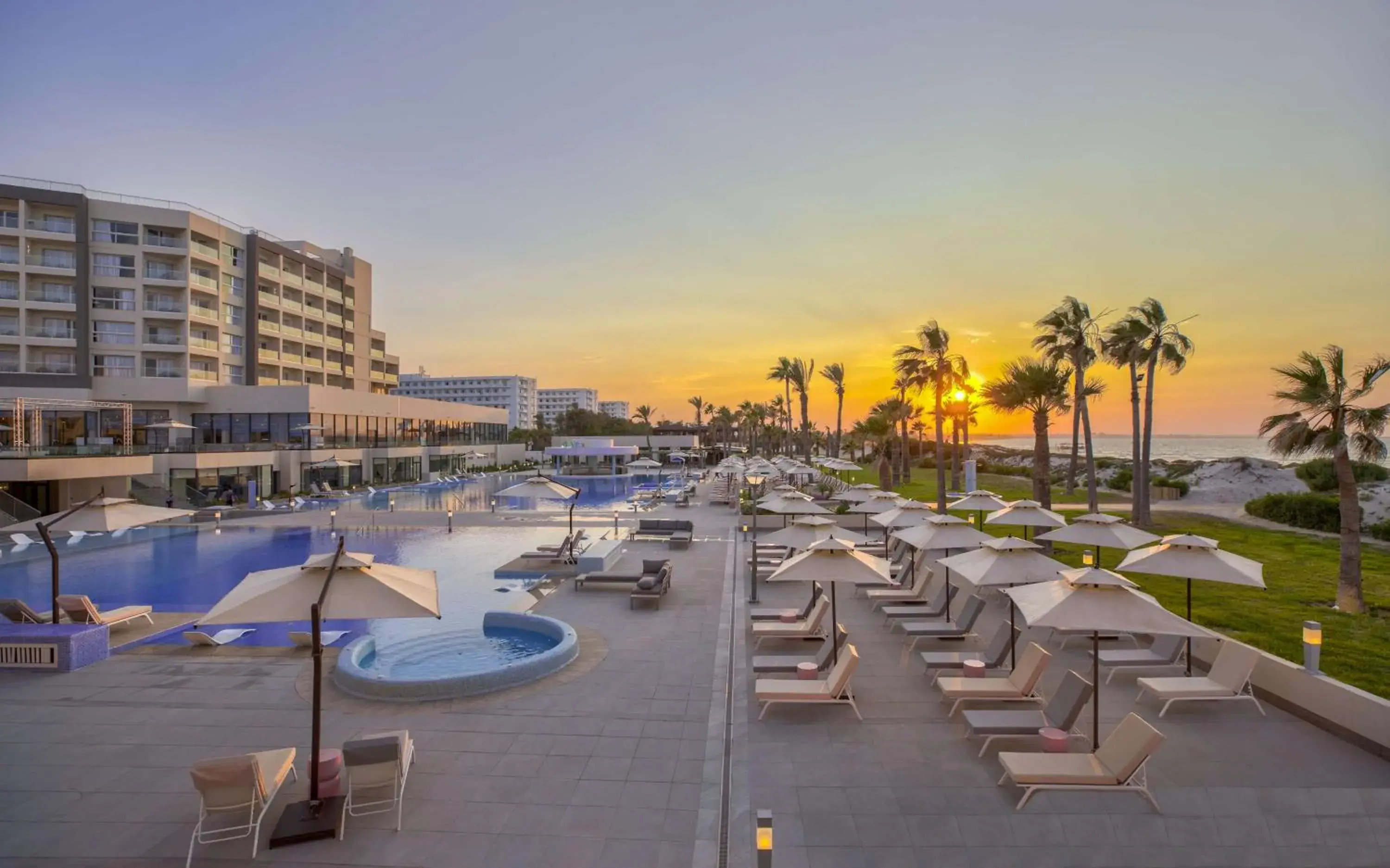 Pool view in Hilton Skanes Monastir Beach Resort Pool view in Hilton Skanes Monastir Beach Resort