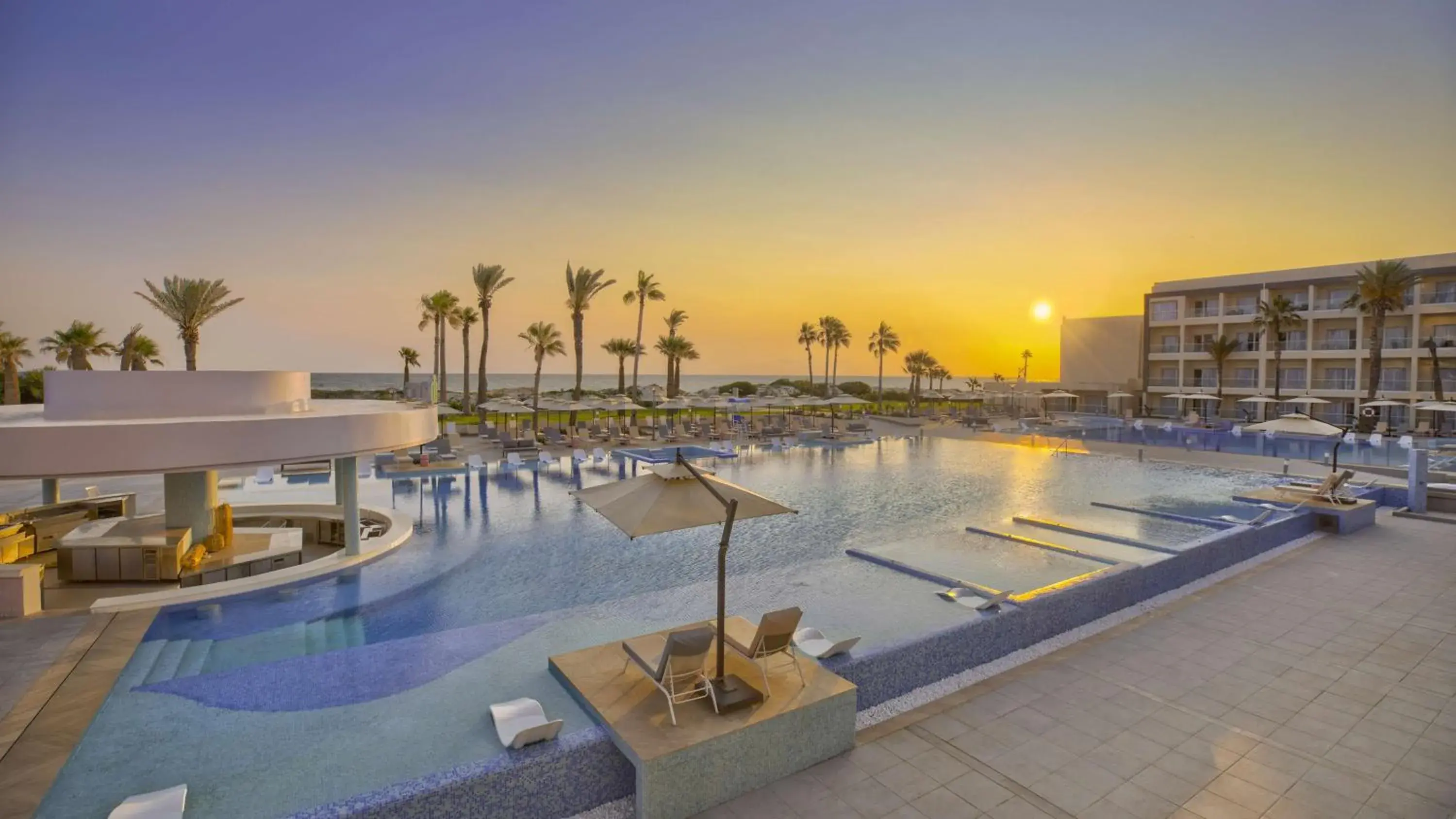 Pool view in Hilton Skanes Monastir Beach Resort Pool view in Hilton Skanes Monastir Beach Resort