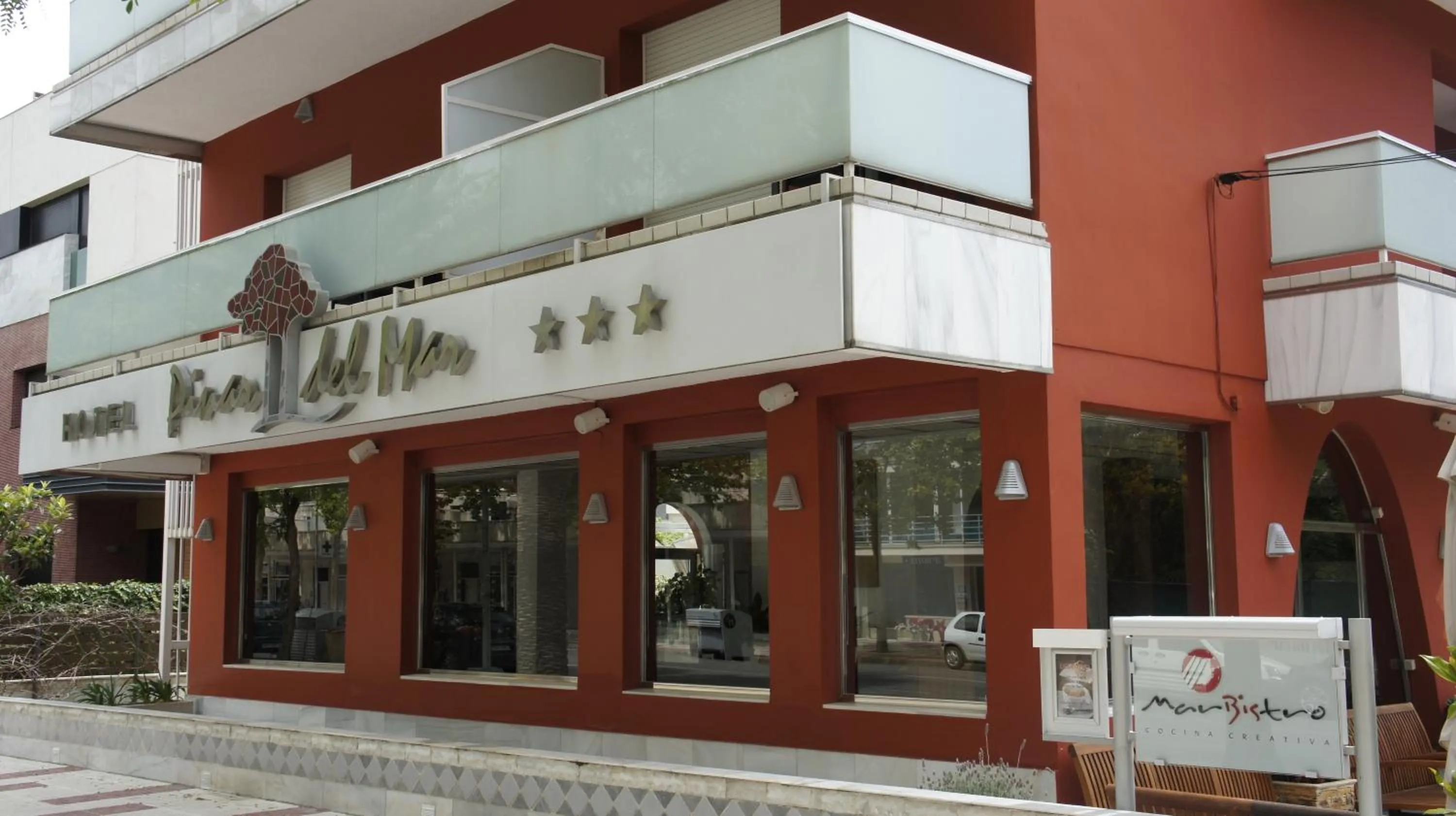 Facade/entrance in Hotel Spa Pinar del Mar