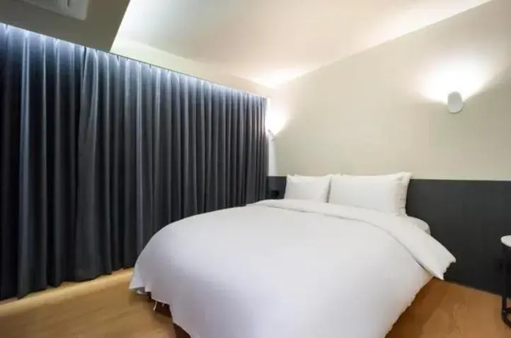 Bedroom, Bed in Hotel TARA Bedroom, Bed in Hotel TARA