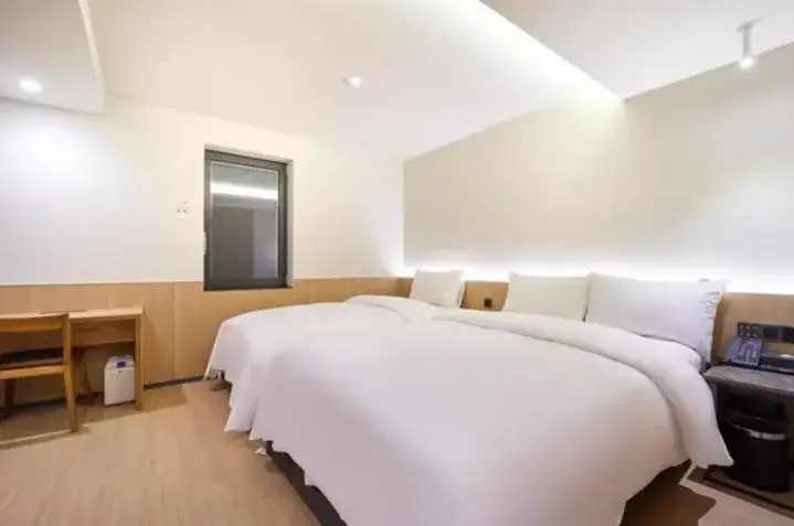 Bed in Hotel TARA Bed in Hotel TARA