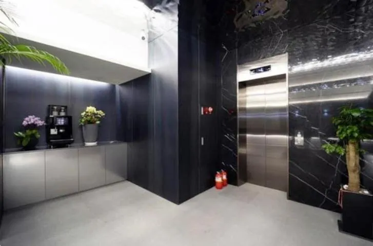 elevator in Hotel TARA