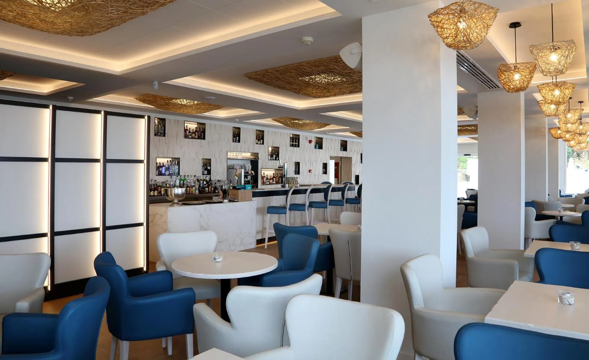 Lounge or bar in Golden Mar Menuda