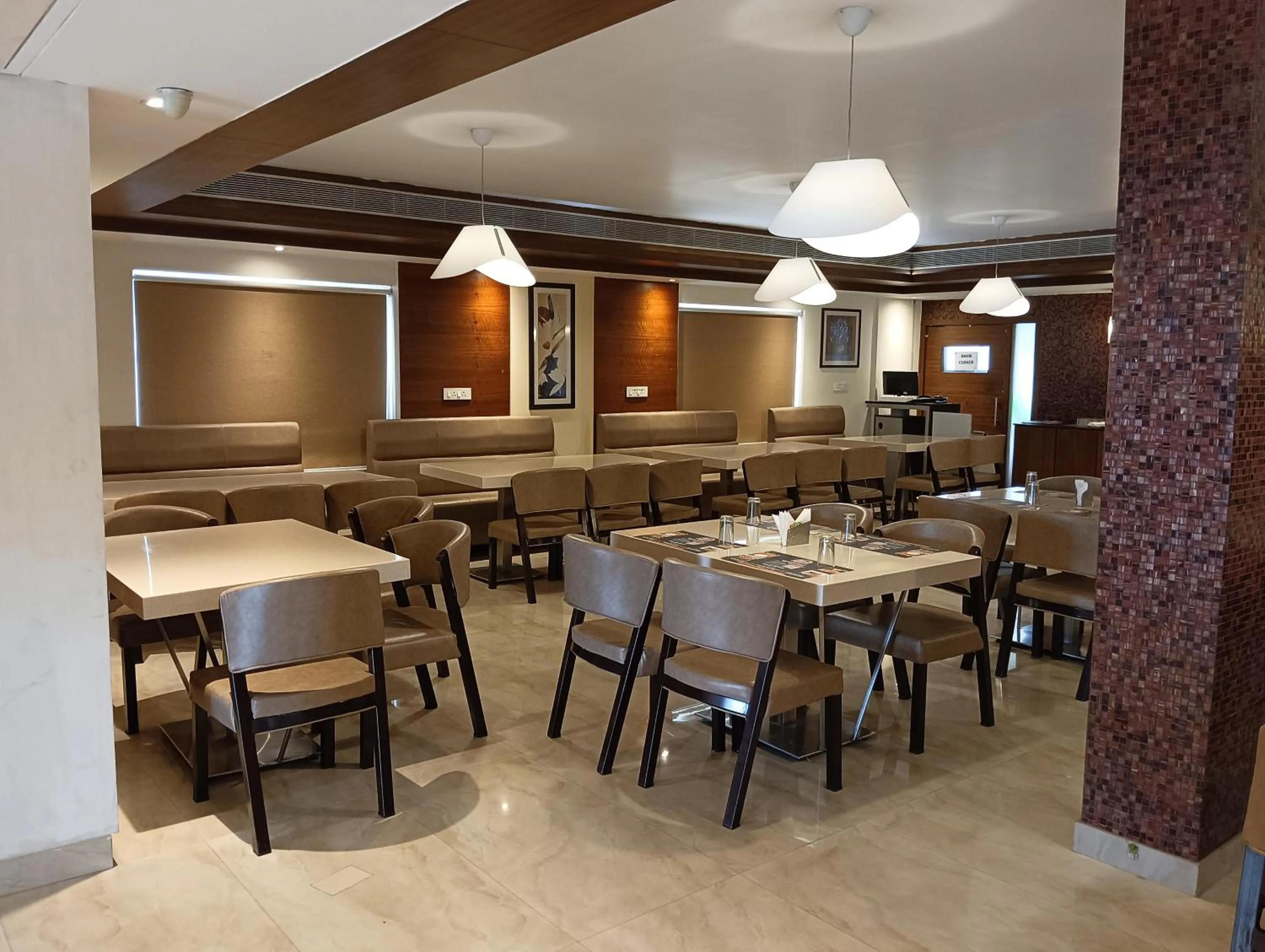 Restaurant/places to eat in Anukulas Residency - Vellore