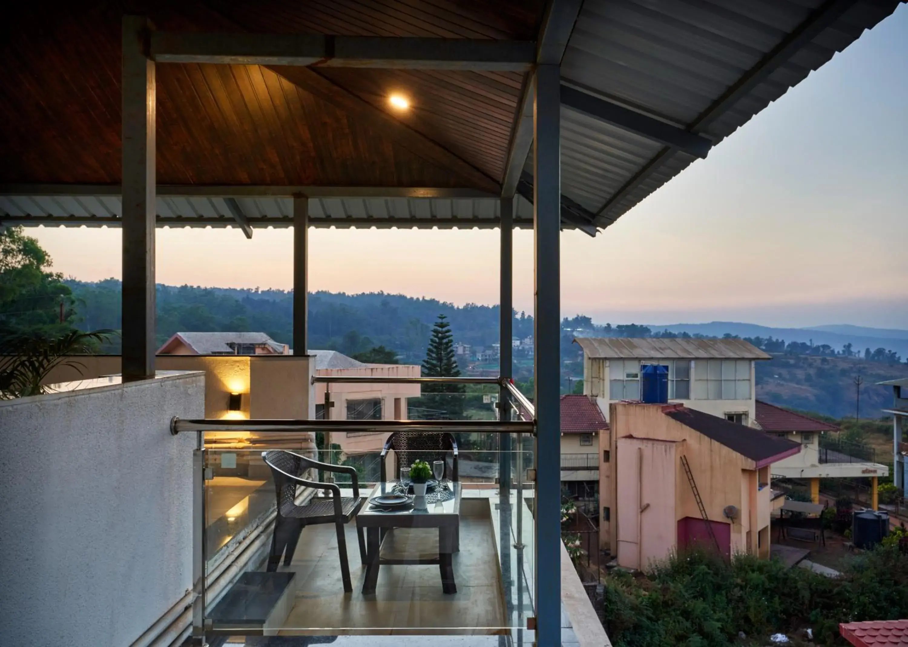 Property building in Drizzle Resort with Swimming pool Near Maapro Garden Property building in Drizzle Resort with Swimming pool Near Maapro Garden