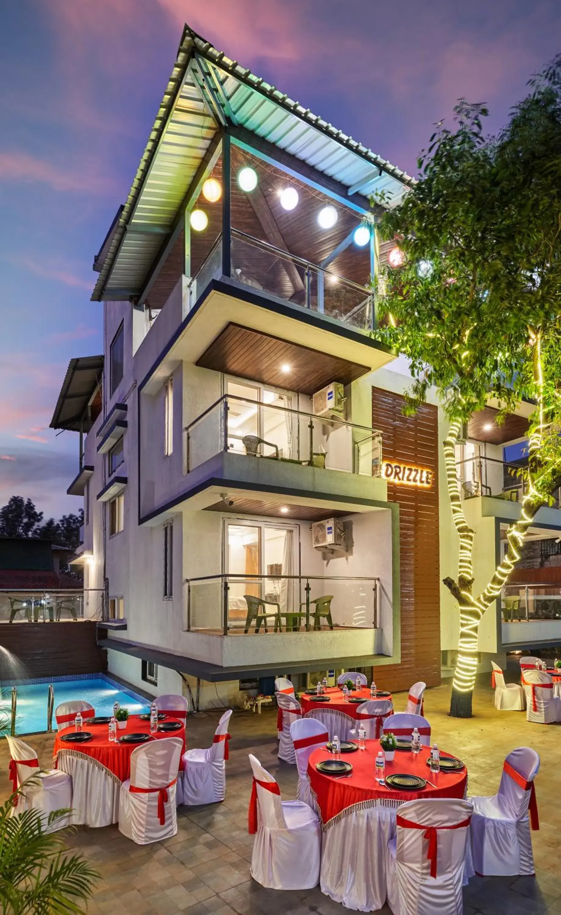 Property building in Drizzle Resort with Swimming pool Near Maapro Garden Property building in Drizzle Resort with Swimming pool Near Maapro Garden