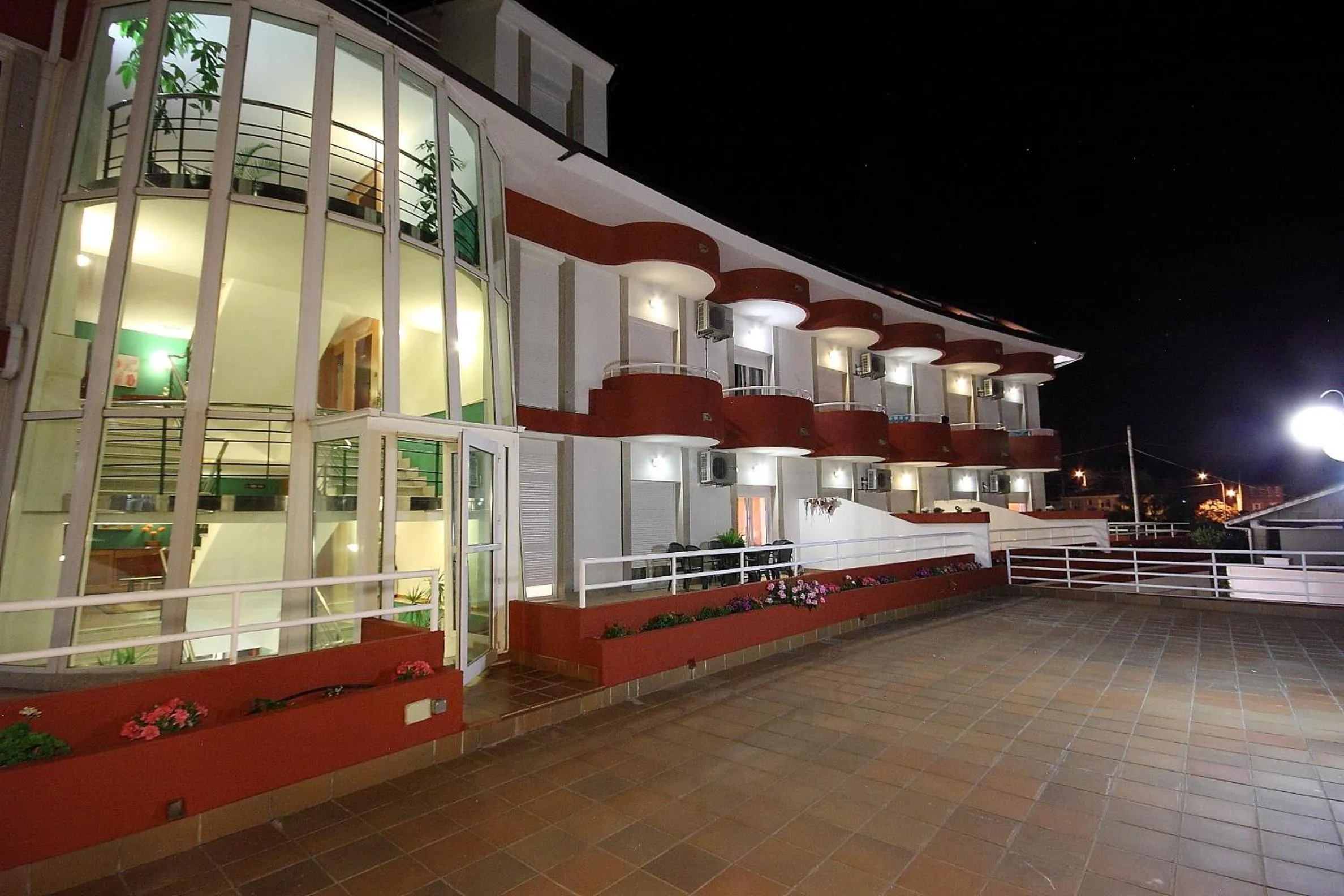 Facade/entrance in Hotel Spa Nanin Playa